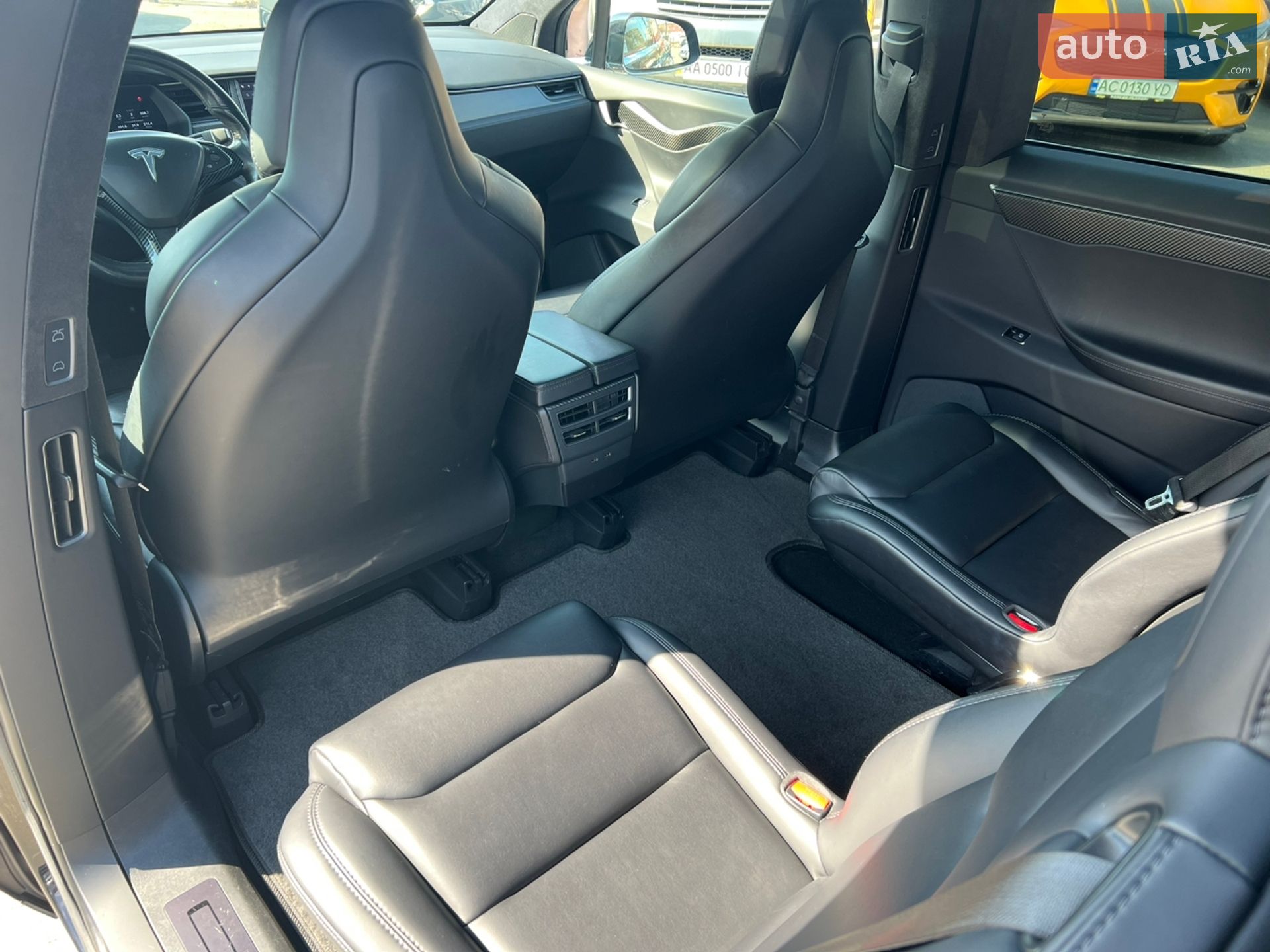 Tesla Model X 2018 VIN 5YJXCCE28JF097159 фото оголошення 43 з 53