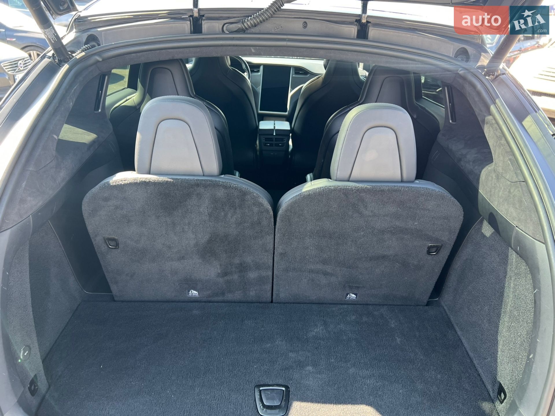 Tesla Model X 2018 VIN 5YJXCCE28JF097159 фото оголошення 49 з 53
