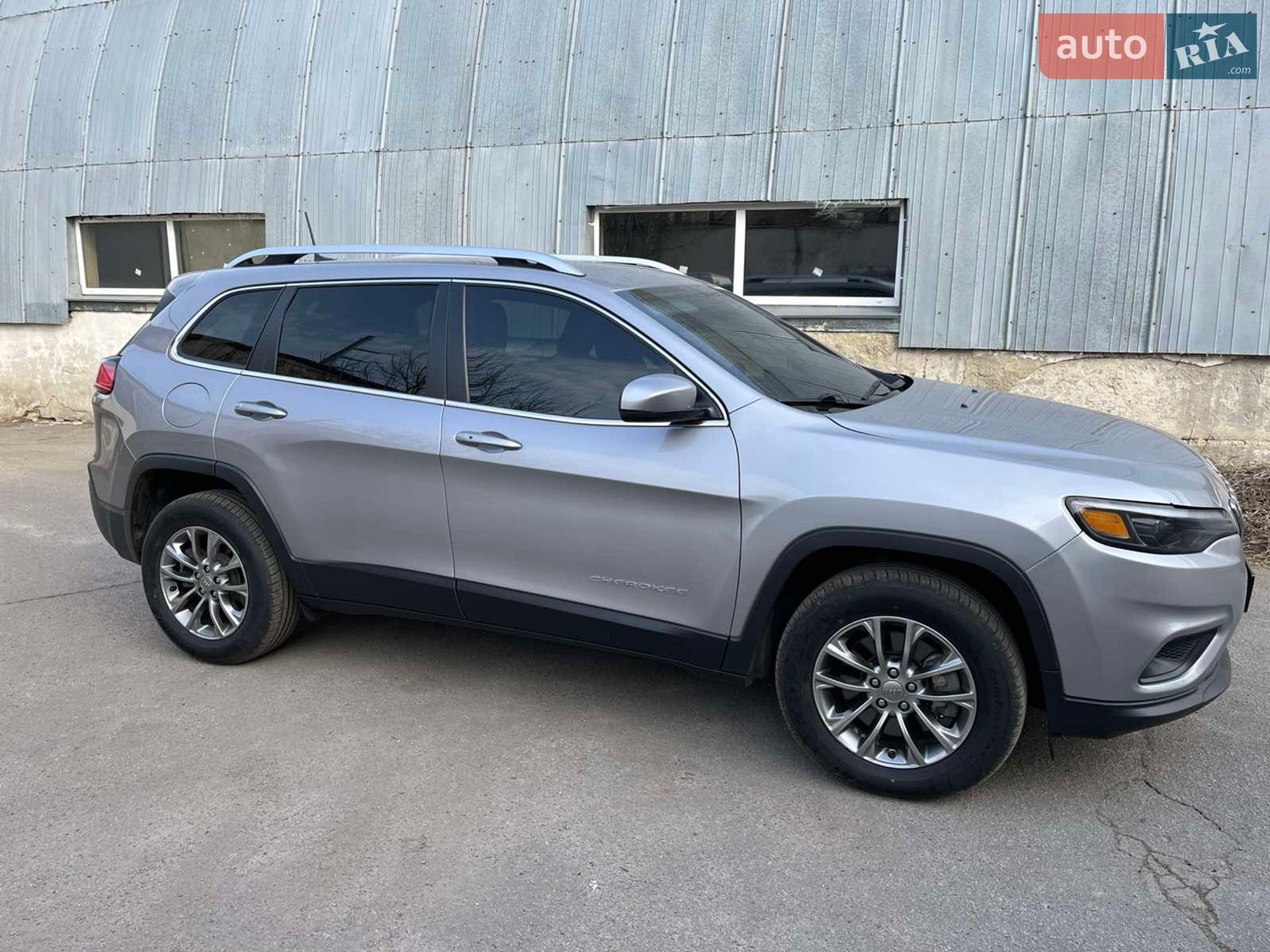 Jeep Cherokee 2020 VIN 1C4PJMLX8LD635122 фото оголошення 2 з 12
