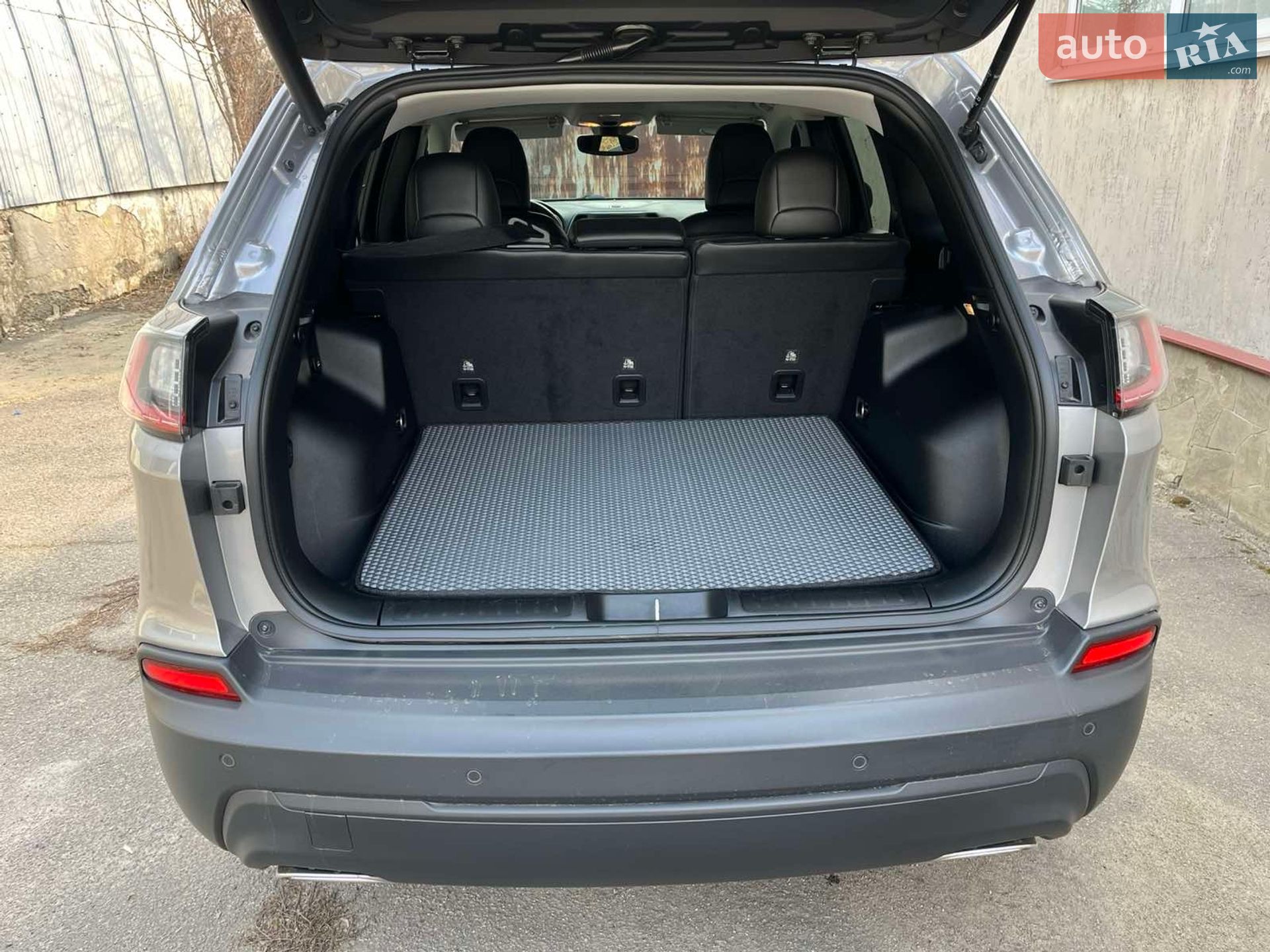Jeep Cherokee 2020 VIN 1C4PJMLX8LD635122 фото оголошення 11 з 12