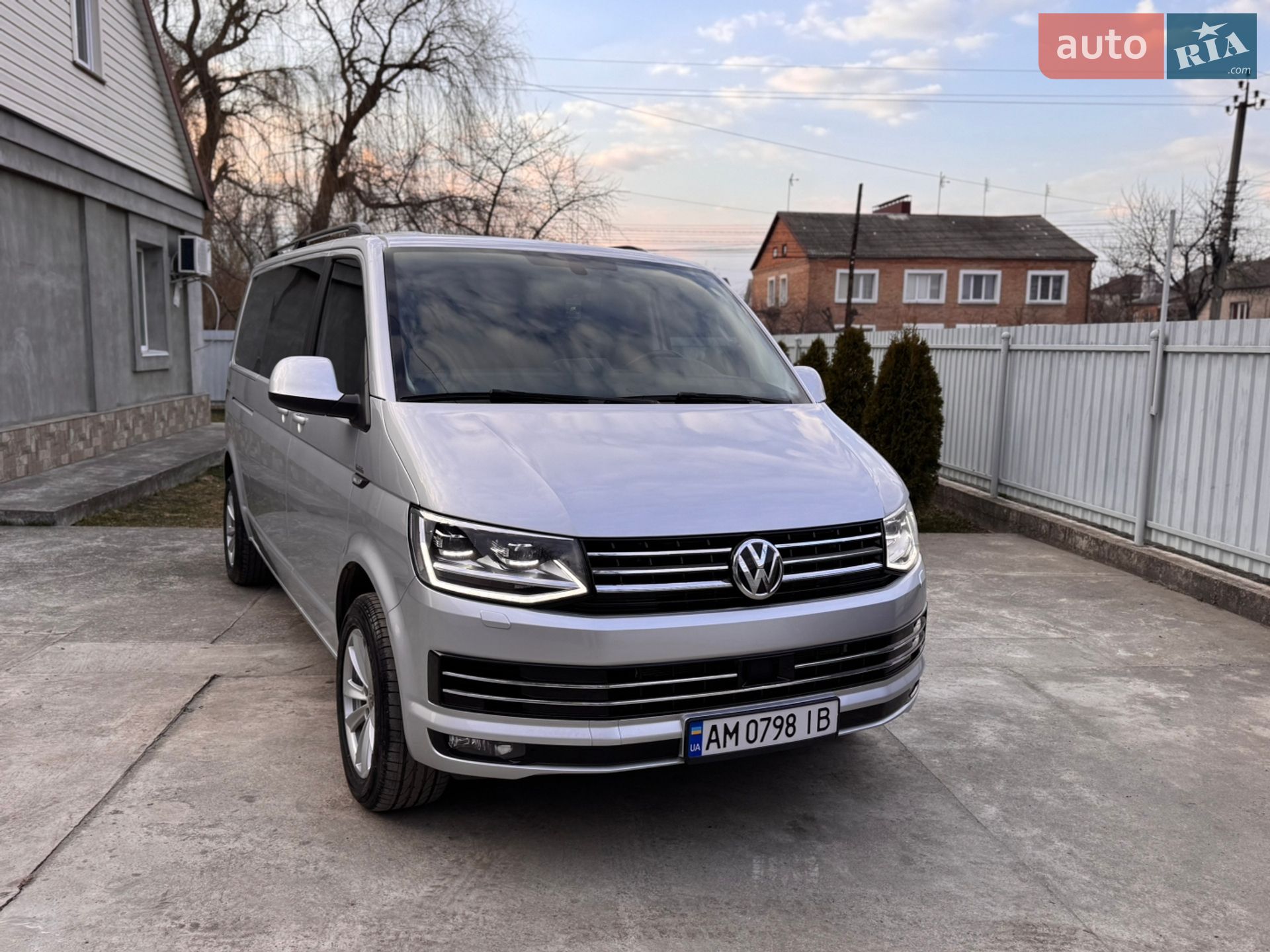 Volkswagen Transporter 2019 VIN WV1ZZZ7HZKH154786 фото оголошення 2 з 18