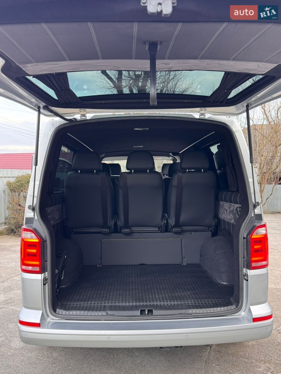 Volkswagen Transporter 2019 VIN WV1ZZZ7HZKH154786 фото оголошення 9 з 18
