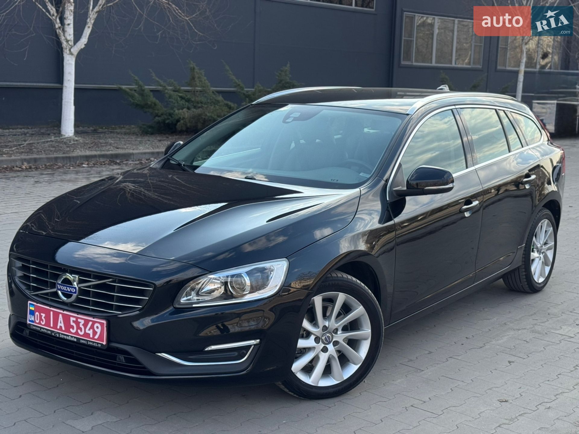 Volvo V60 2015 VIN YV1FWA8CDG1289707 фото оголошення 3 з 75