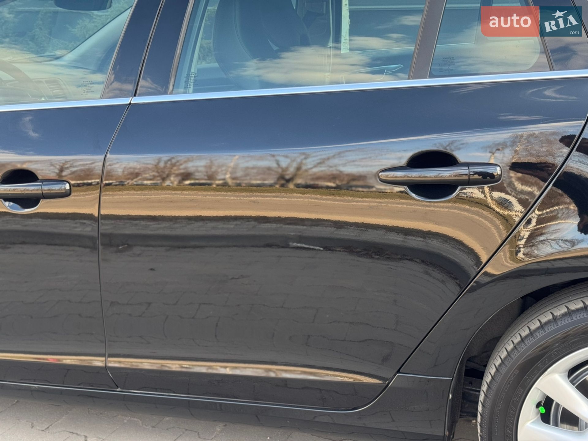 Volvo V60 2015 VIN YV1FWA8CDG1289707 фото оголошення 6 з 75