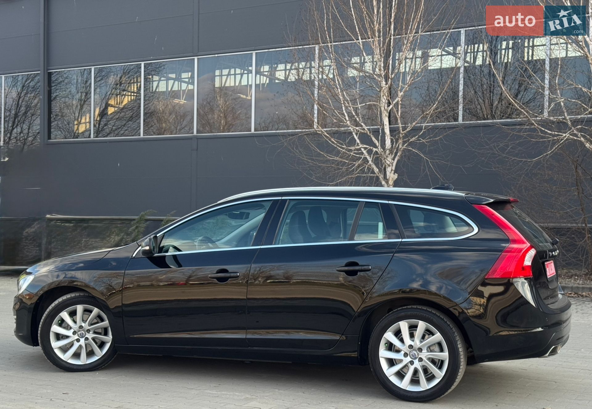 Volvo V60 2015 VIN YV1FWA8CDG1289707 фото оголошення 8 з 75