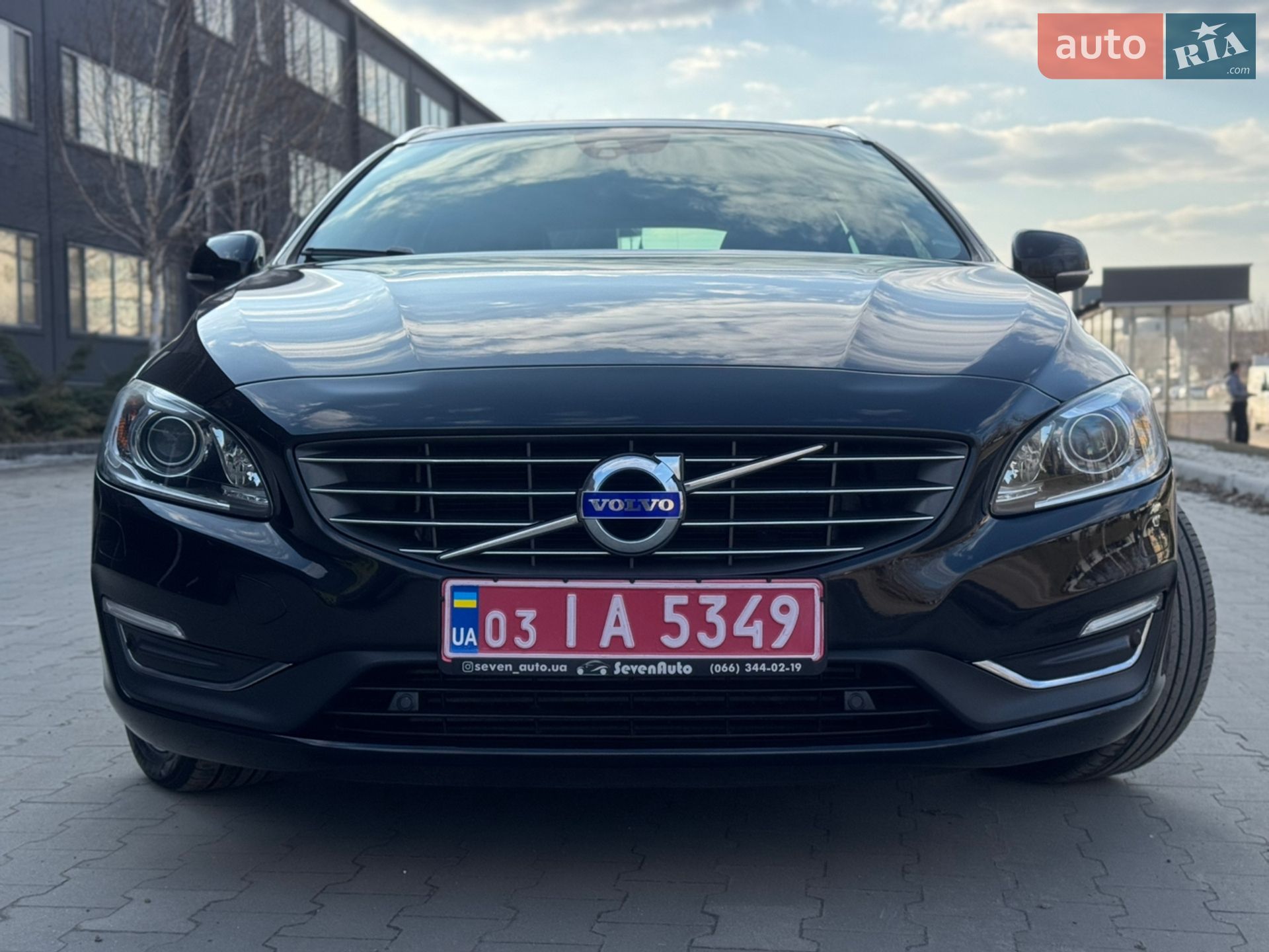 Volvo V60 2015 VIN YV1FWA8CDG1289707 фото оголошення 12 з 75