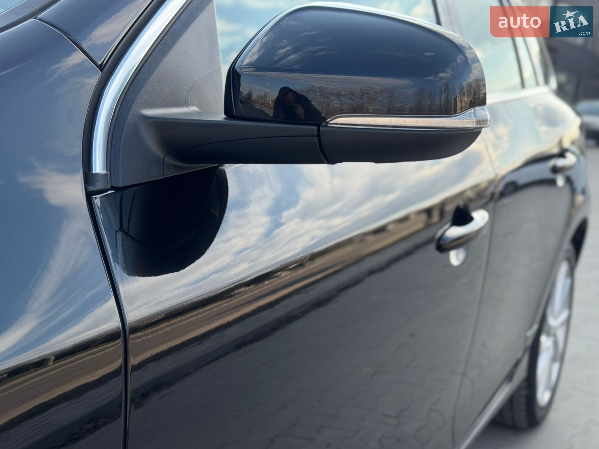 Volvo V60 2015 VIN YV1FWA8CDG1289707 фото оголошення 16 з 75