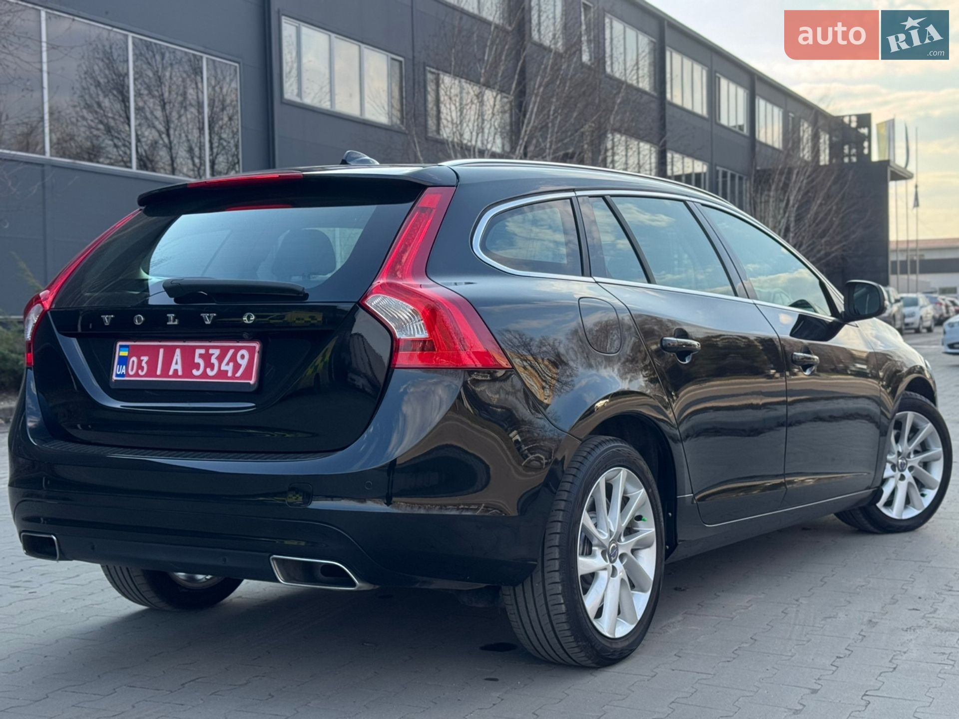 Volvo V60 2015 VIN YV1FWA8CDG1289707 фото оголошення 23 з 75