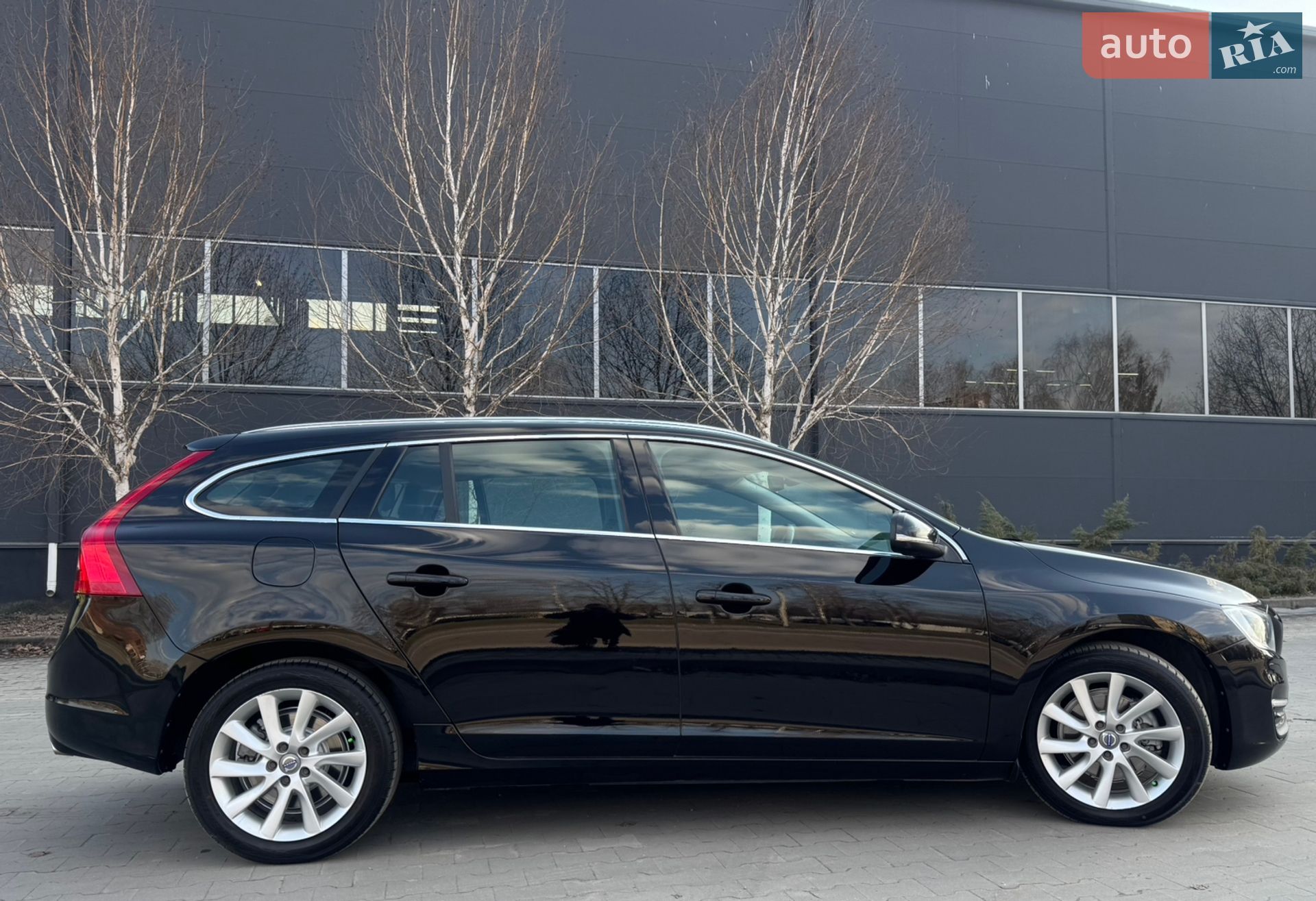Volvo V60 2015 VIN YV1FWA8CDG1289707 фото оголошення 25 з 75