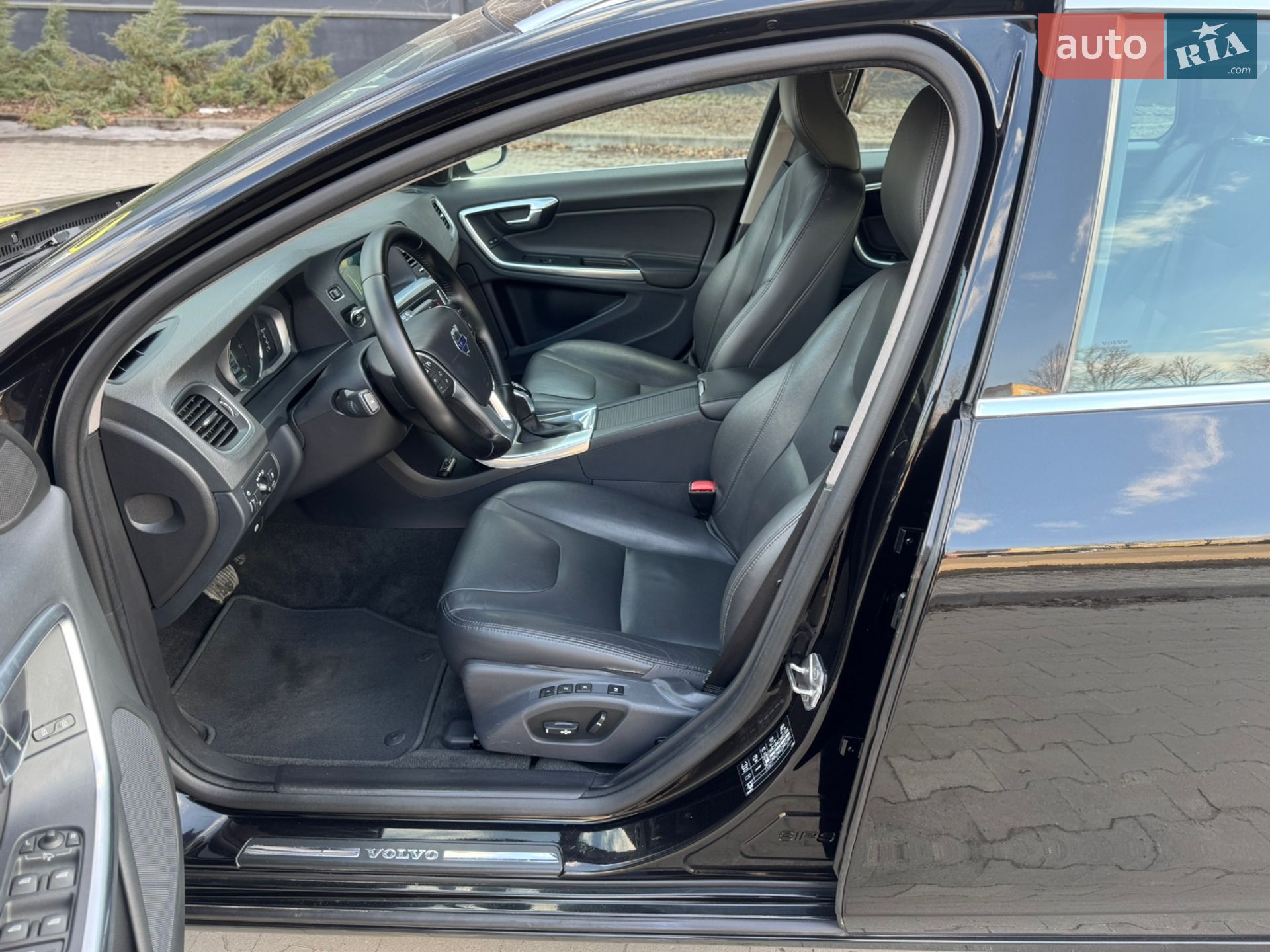 Volvo V60 2015 VIN YV1FWA8CDG1289707 фото оголошення 29 з 75