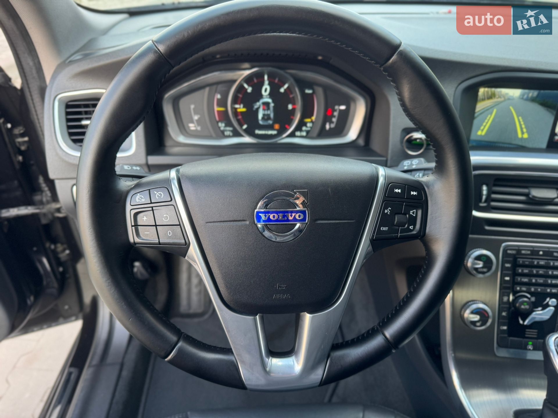 Volvo V60 2015 VIN YV1FWA8CDG1289707 фото оголошення 32 з 75