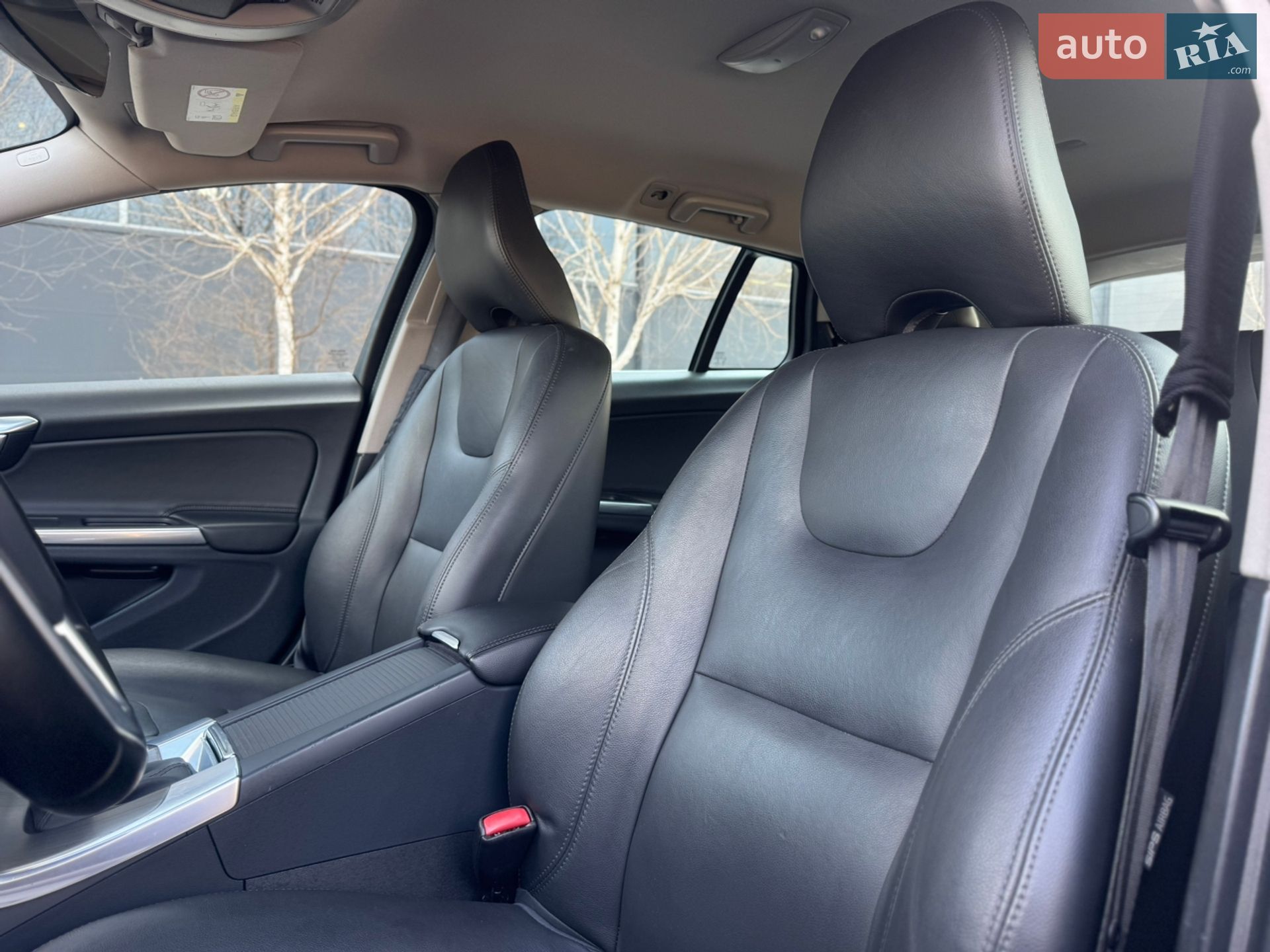 Volvo V60 2015 VIN YV1FWA8CDG1289707 фото оголошення 41 з 75