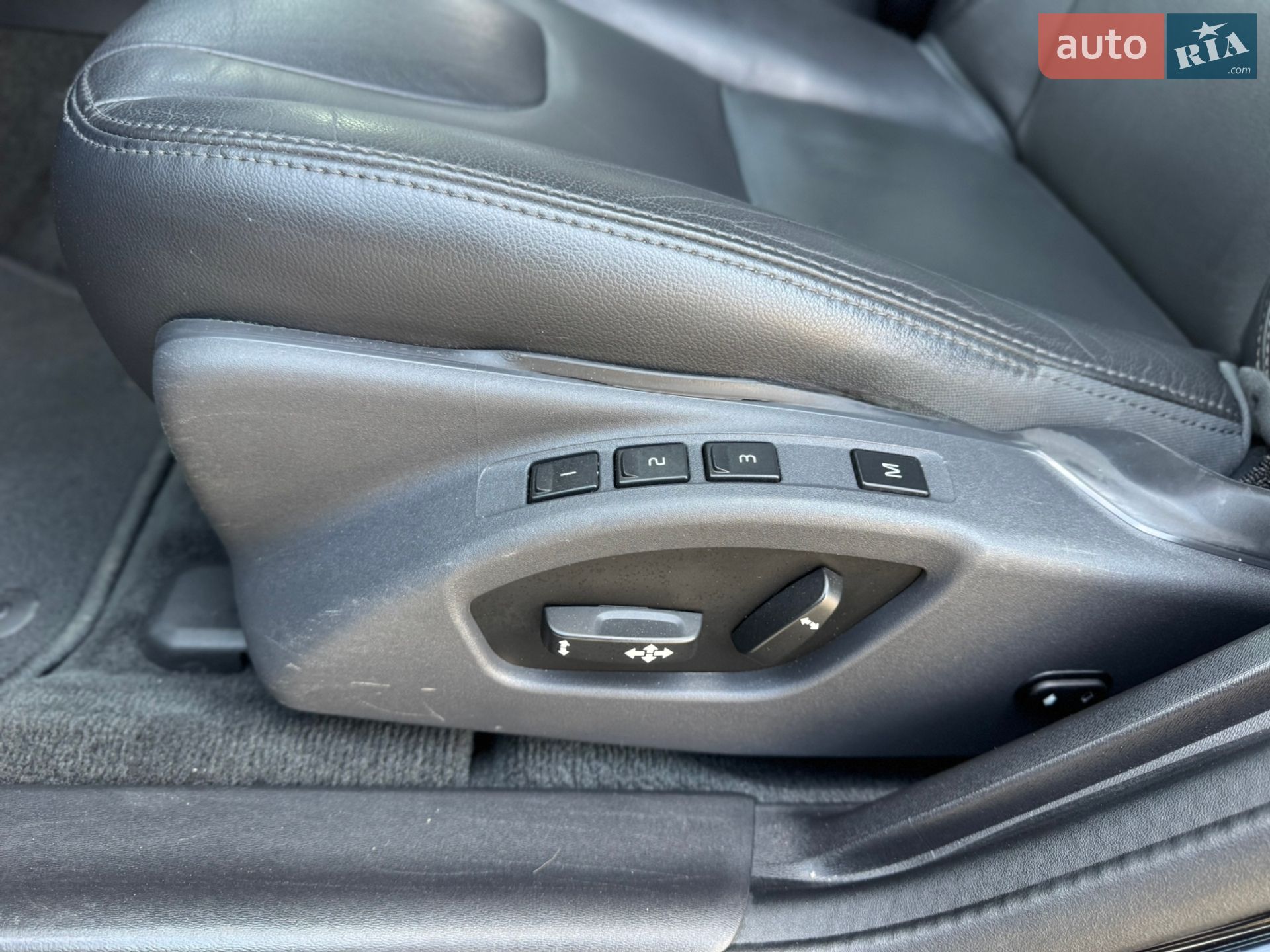 Volvo V60 2015 VIN YV1FWA8CDG1289707 фото оголошення 43 з 75
