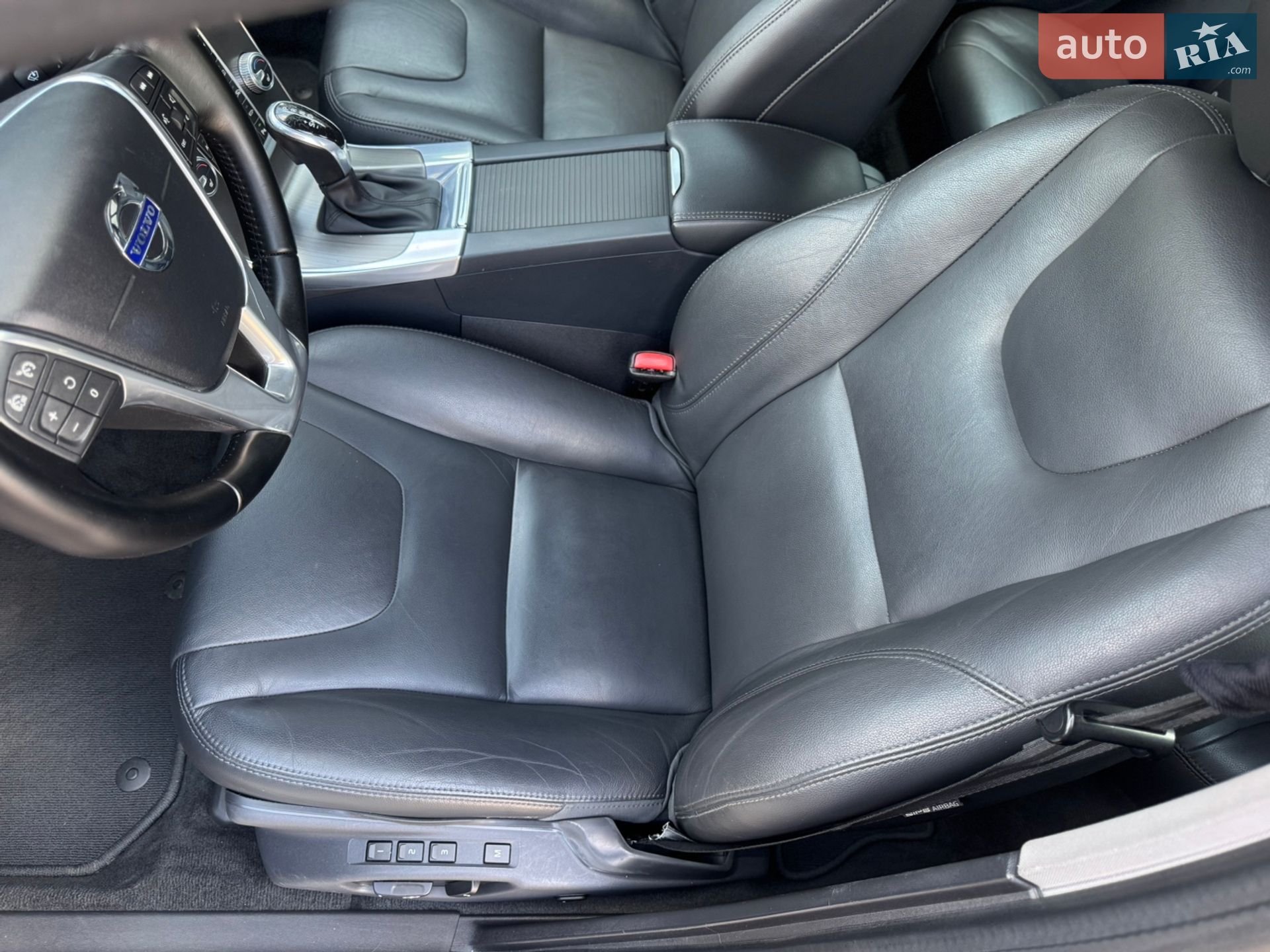 Volvo V60 2015 VIN YV1FWA8CDG1289707 фото оголошення 42 з 75