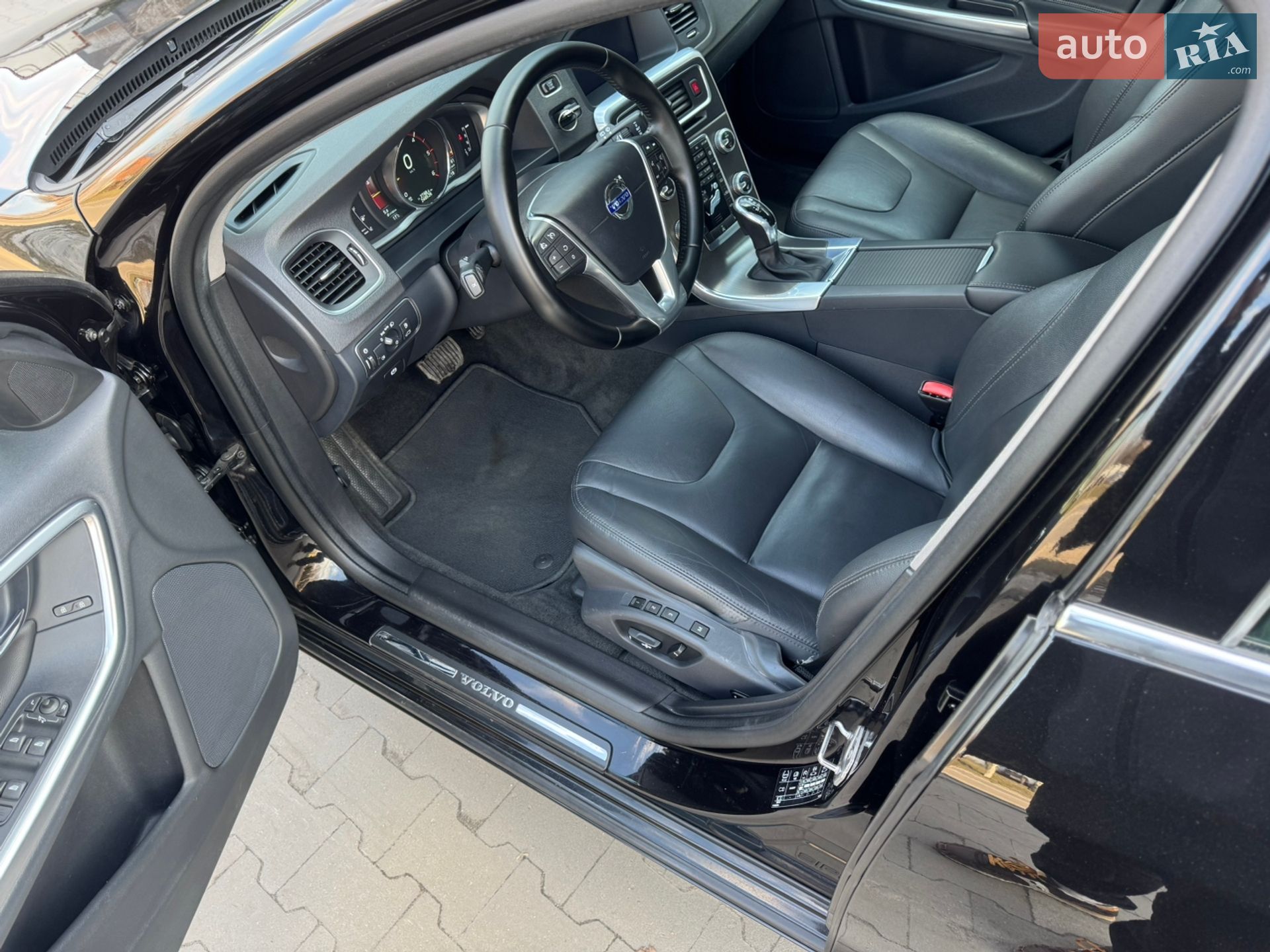 Volvo V60 2015 VIN YV1FWA8CDG1289707 фото оголошення 44 з 75
