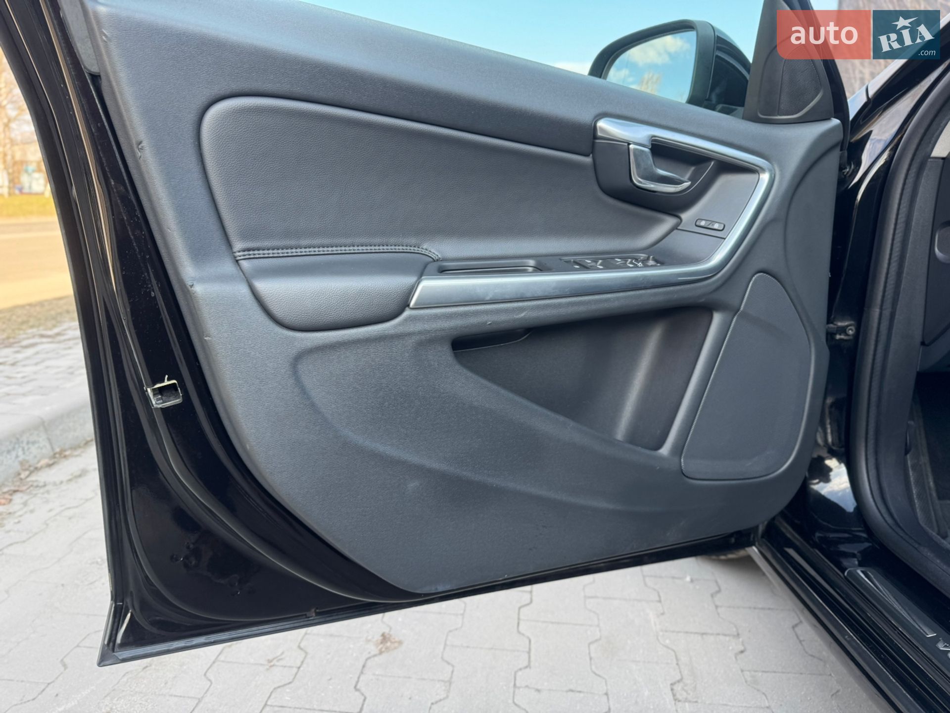 Volvo V60 2015 VIN YV1FWA8CDG1289707 фото оголошення 45 з 75