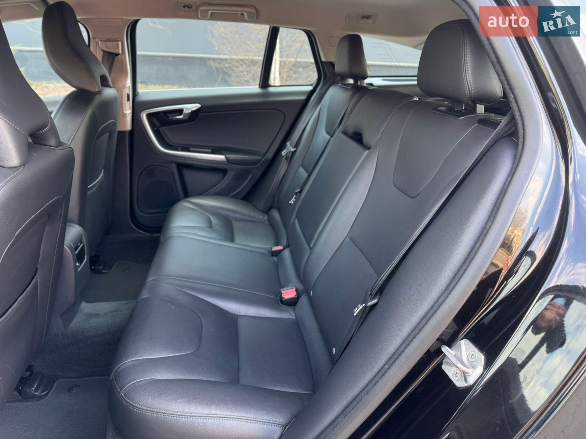 Volvo V60 2015 VIN YV1FWA8CDG1289707 фото оголошення 48 з 75