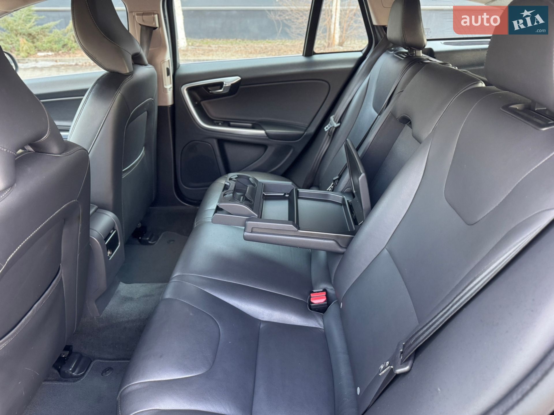 Volvo V60 2015 VIN YV1FWA8CDG1289707 фото оголошення 49 з 75