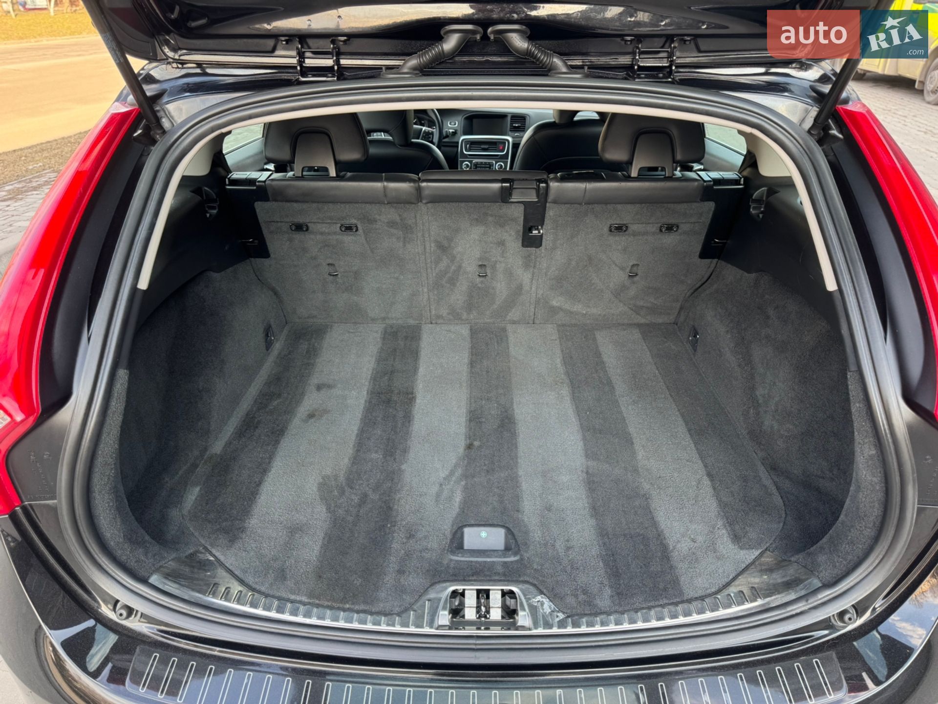 Volvo V60 2015 VIN YV1FWA8CDG1289707 фото оголошення 52 з 75