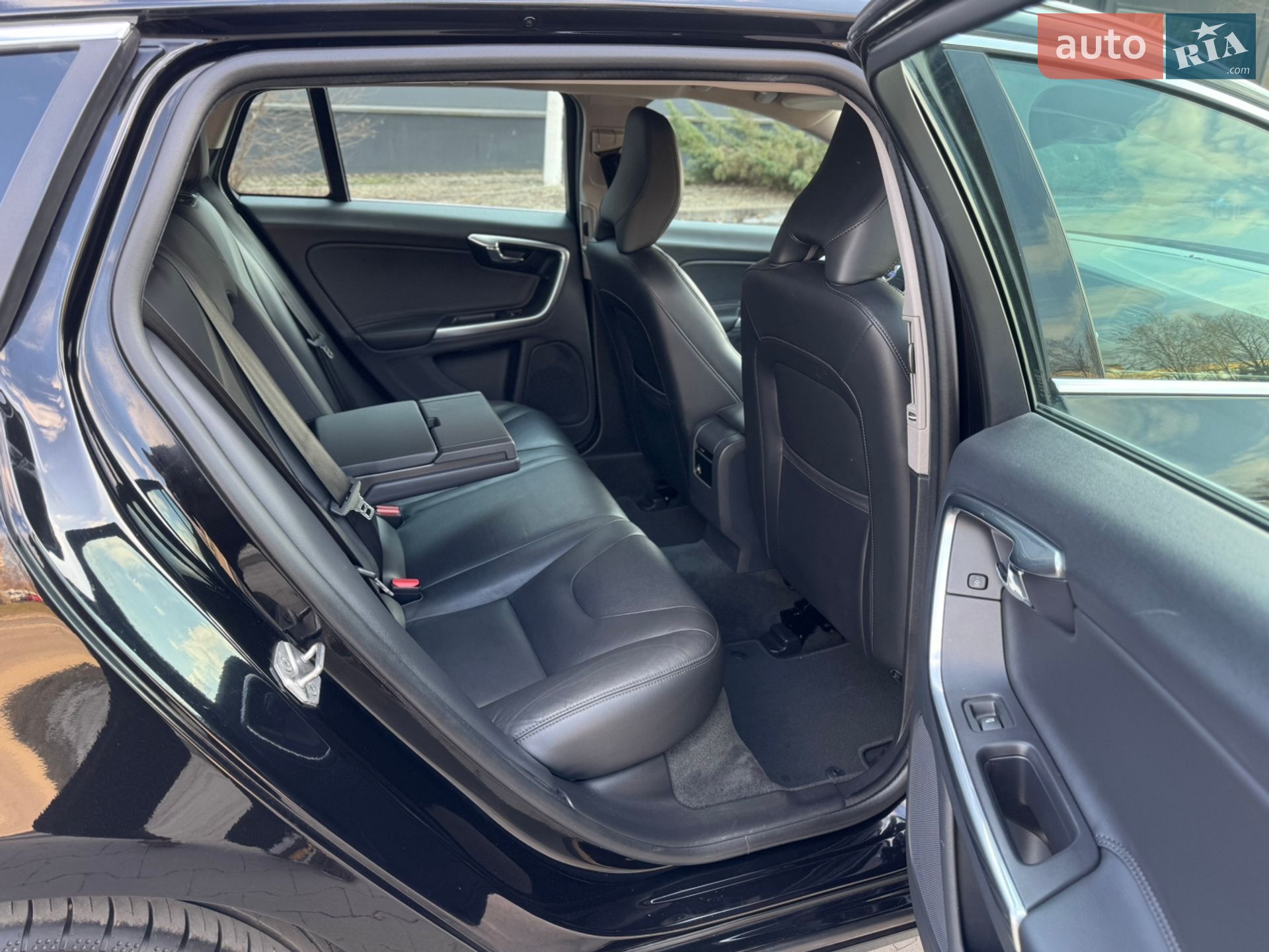Volvo V60 2015 VIN YV1FWA8CDG1289707 фото оголошення 55 з 75