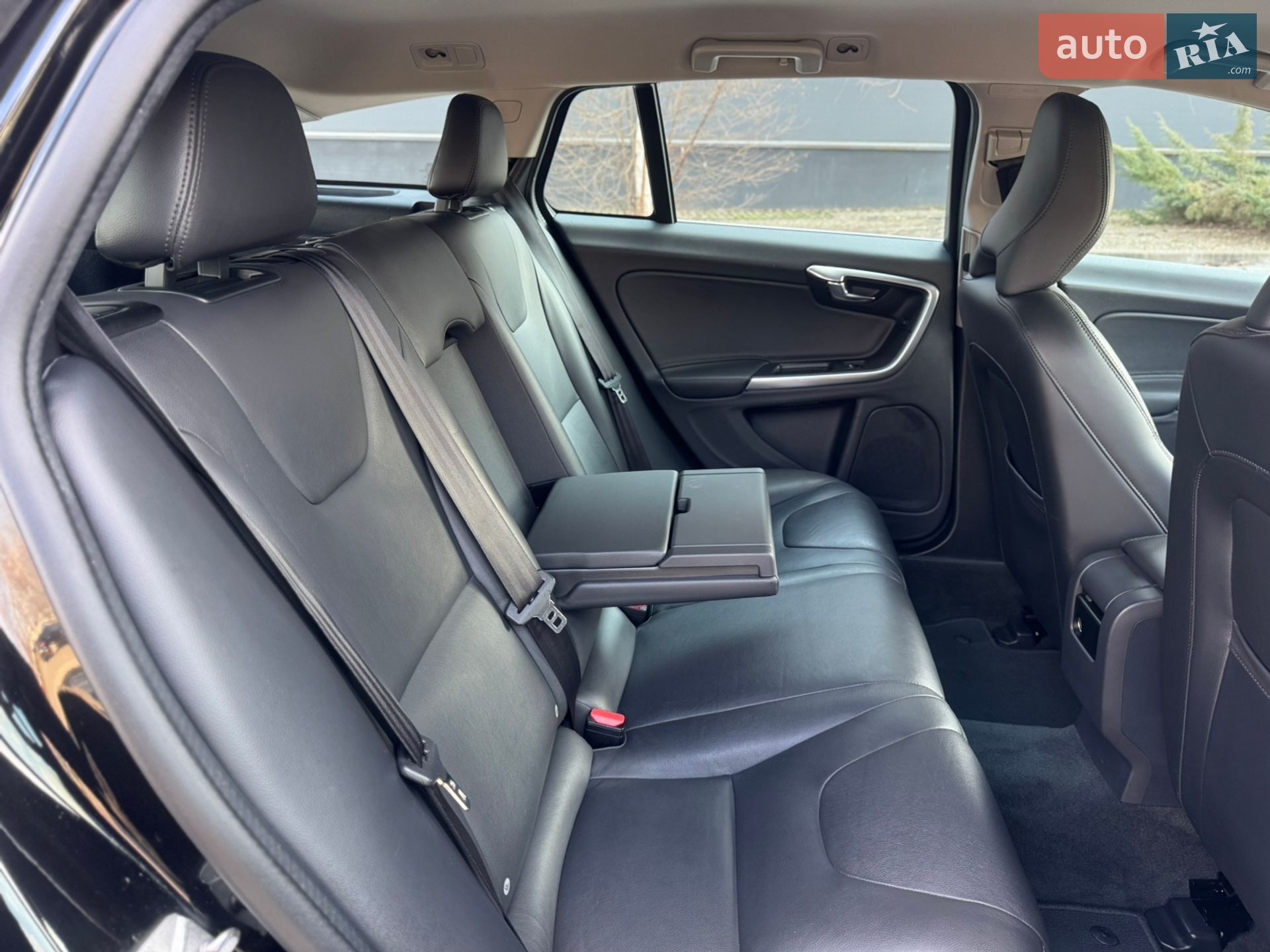 Volvo V60 2015 VIN YV1FWA8CDG1289707 фото оголошення 56 з 75