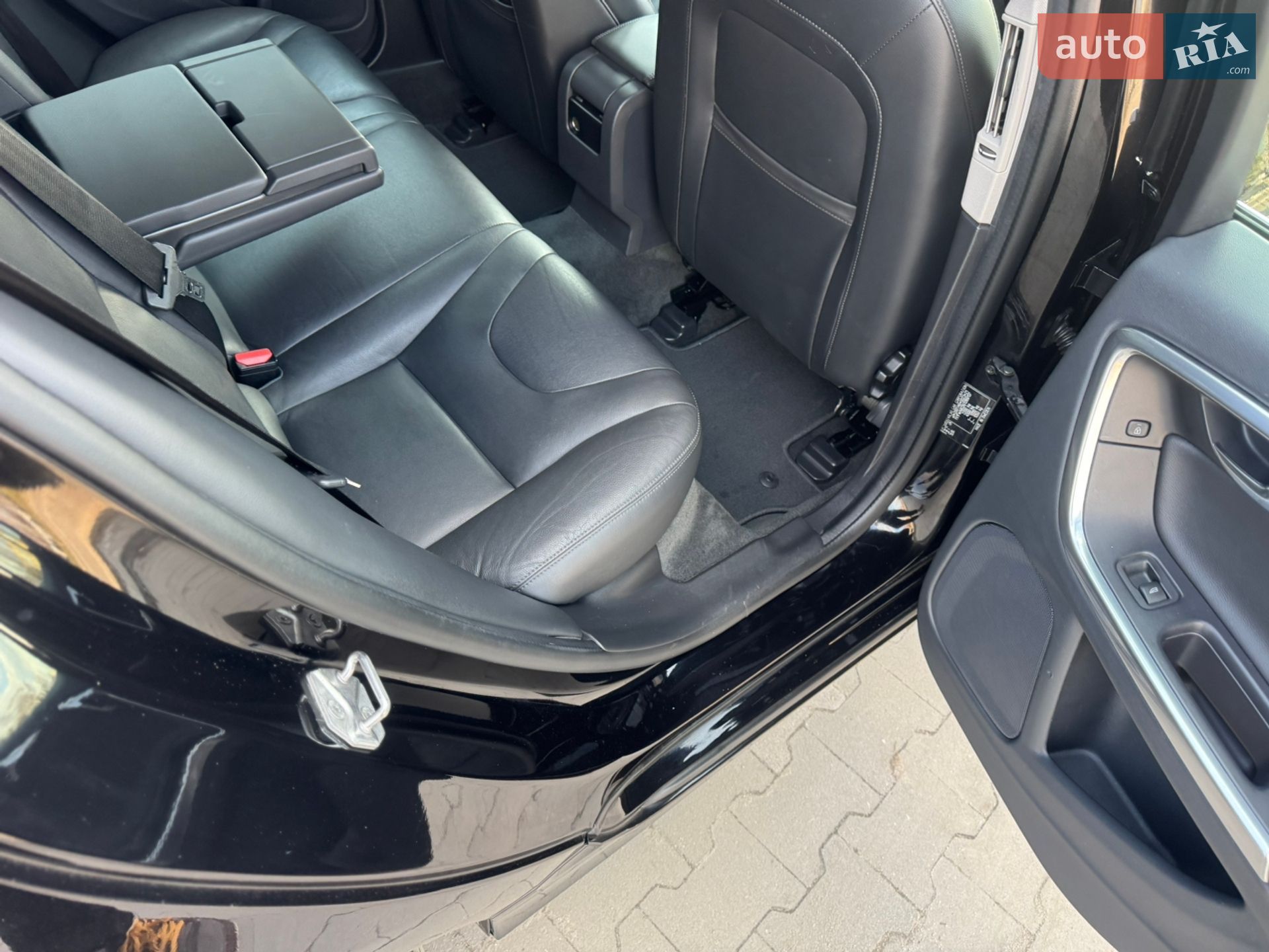 Volvo V60 2015 VIN YV1FWA8CDG1289707 фото оголошення 57 з 75