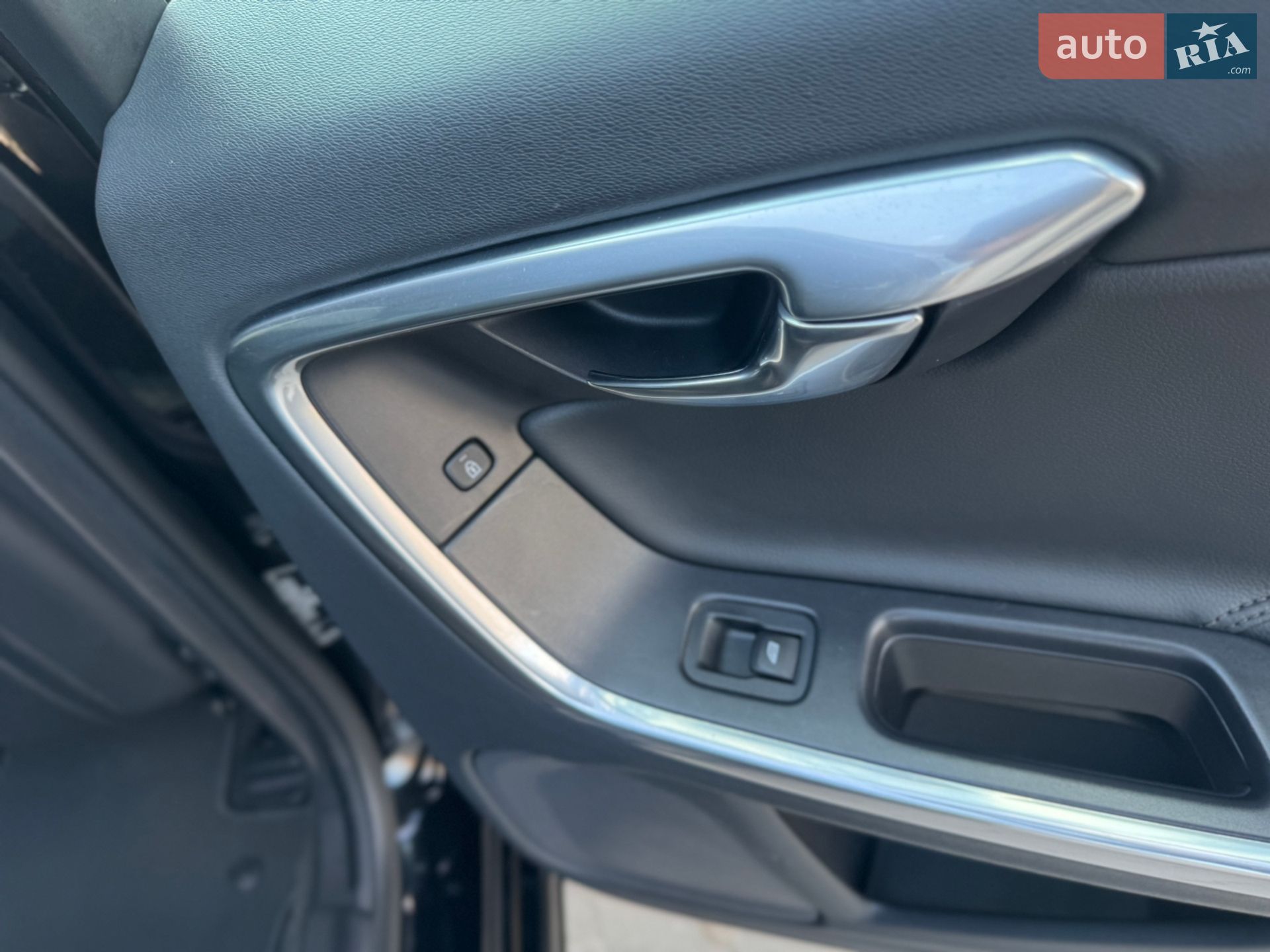 Volvo V60 2015 VIN YV1FWA8CDG1289707 фото оголошення 59 з 75