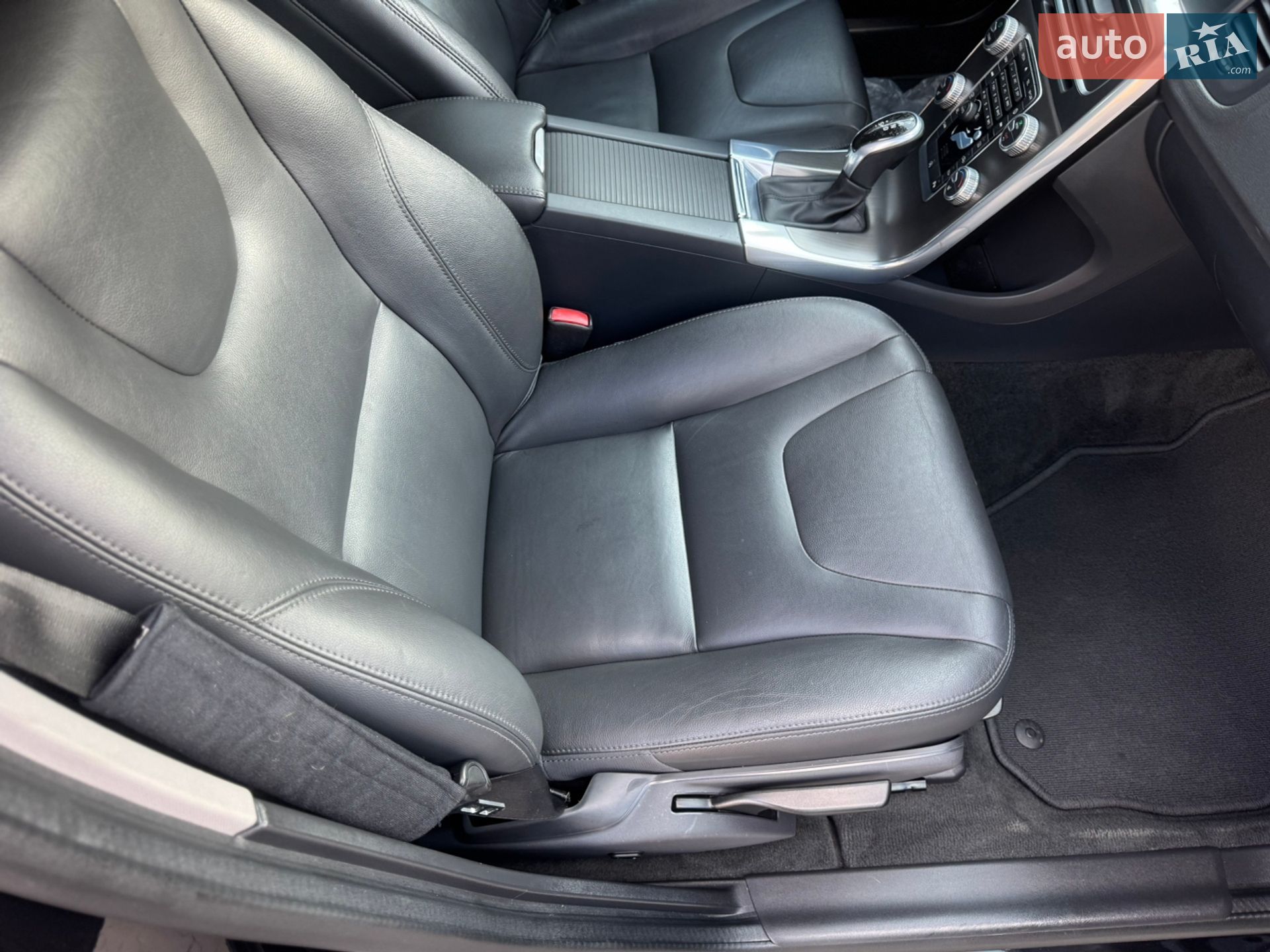Volvo V60 2015 VIN YV1FWA8CDG1289707 фото оголошення 63 з 75