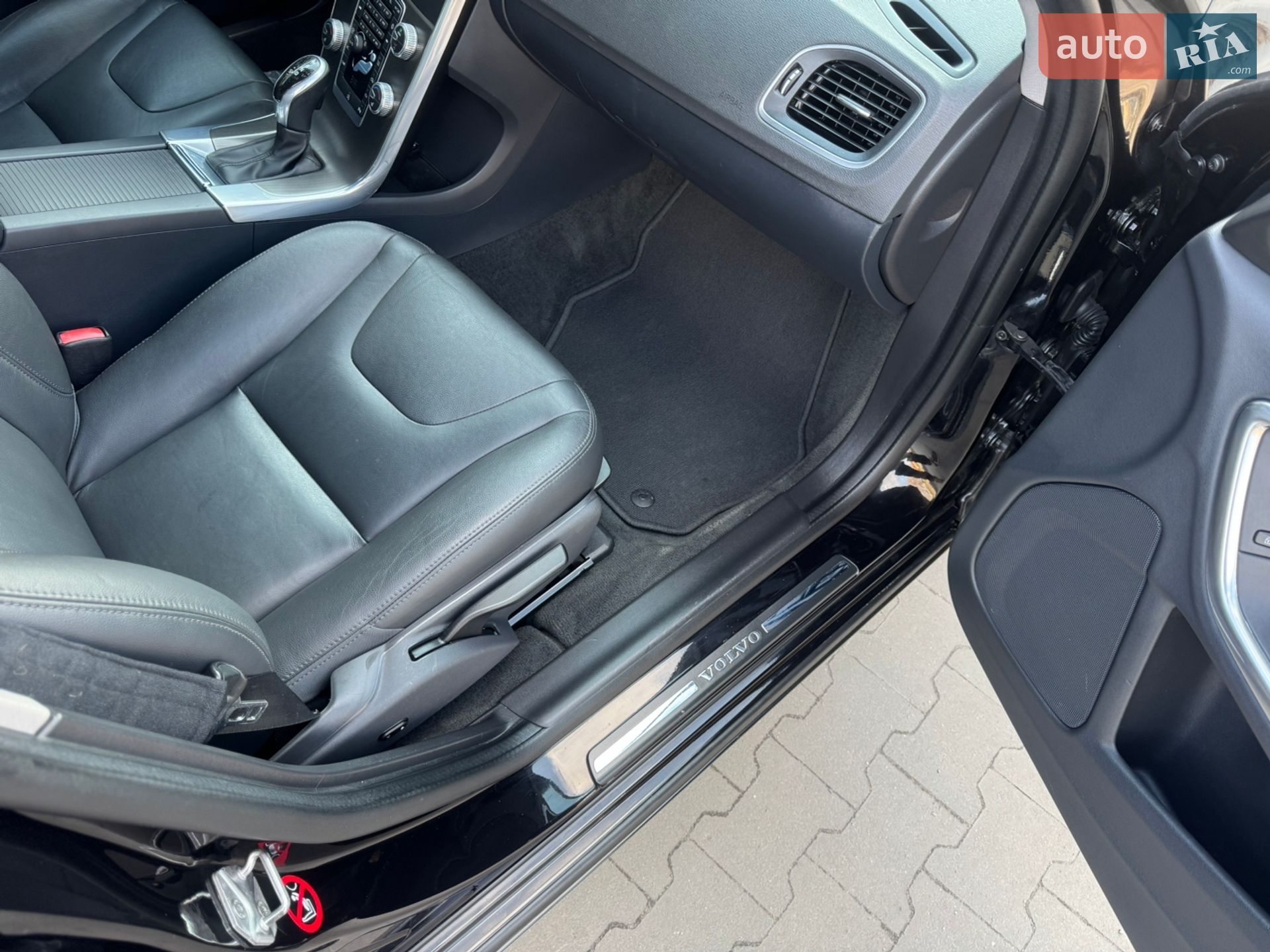 Volvo V60 2015 VIN YV1FWA8CDG1289707 фото оголошення 64 з 75