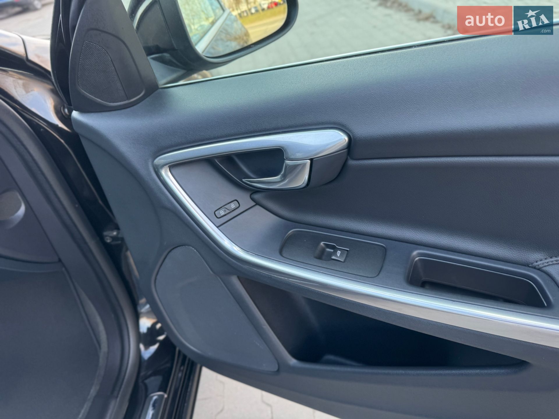 Volvo V60 2015 VIN YV1FWA8CDG1289707 фото оголошення 66 з 75