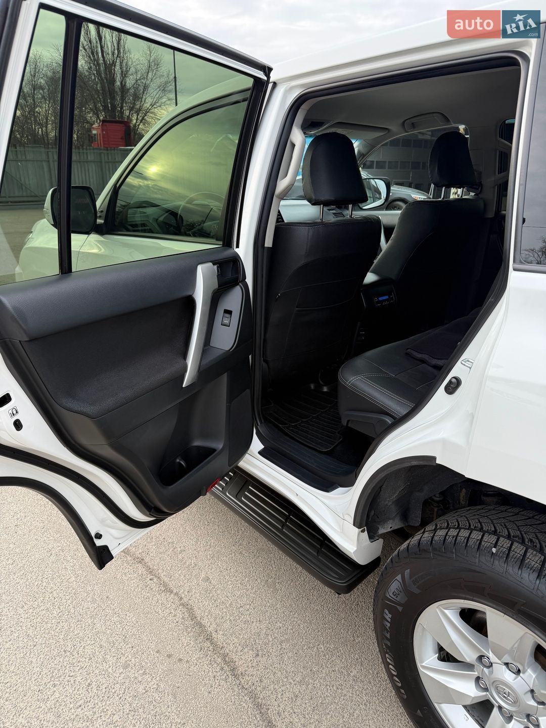 Toyota Land Cruiser Prado 2022 VIN JTEBR3FJ00K257336 фото оголошення 5 з 11