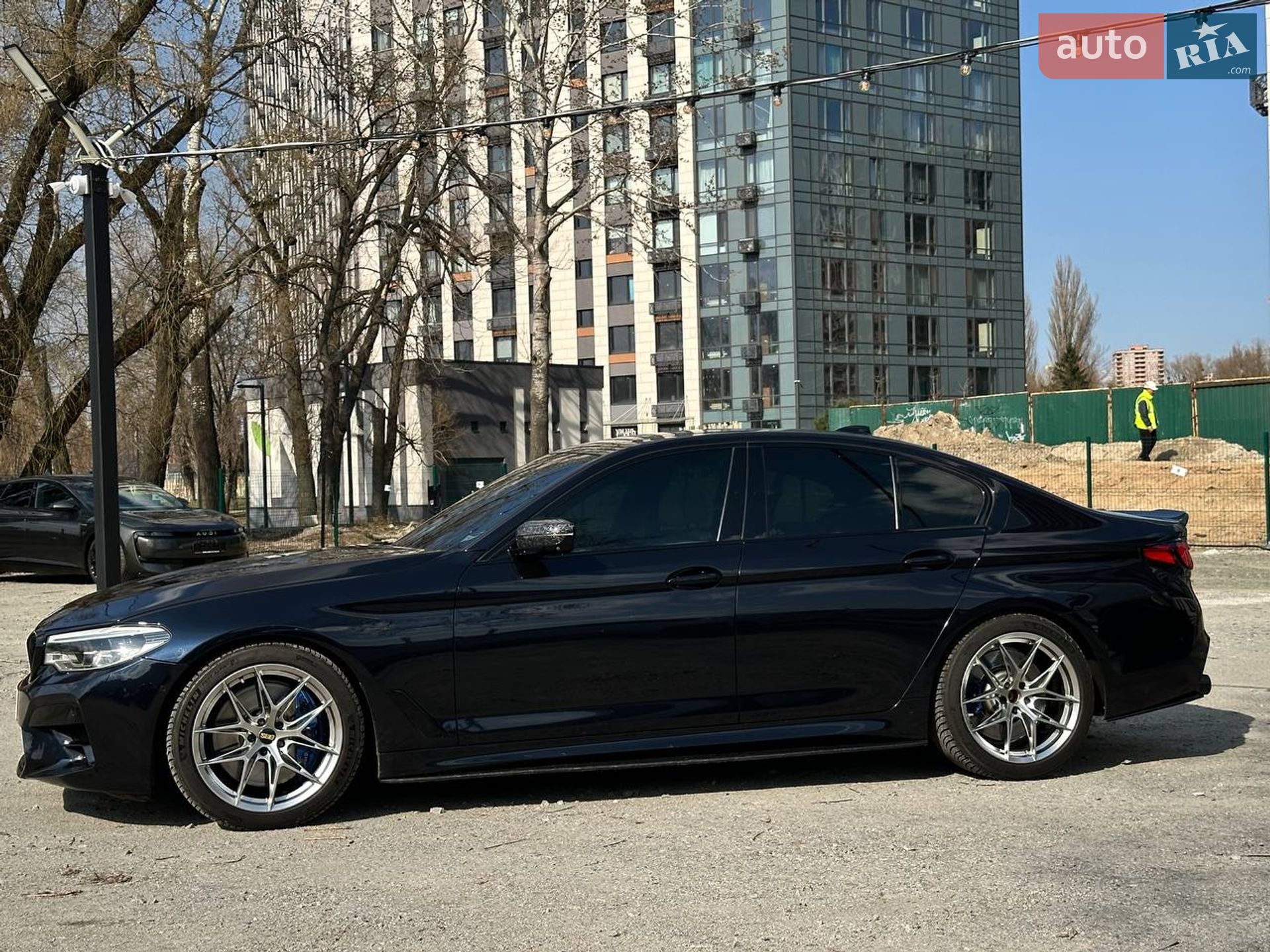 BMW 5 Series 2019 VIN WBAJS7C05LCD17441 фото оголошення 10 з 38