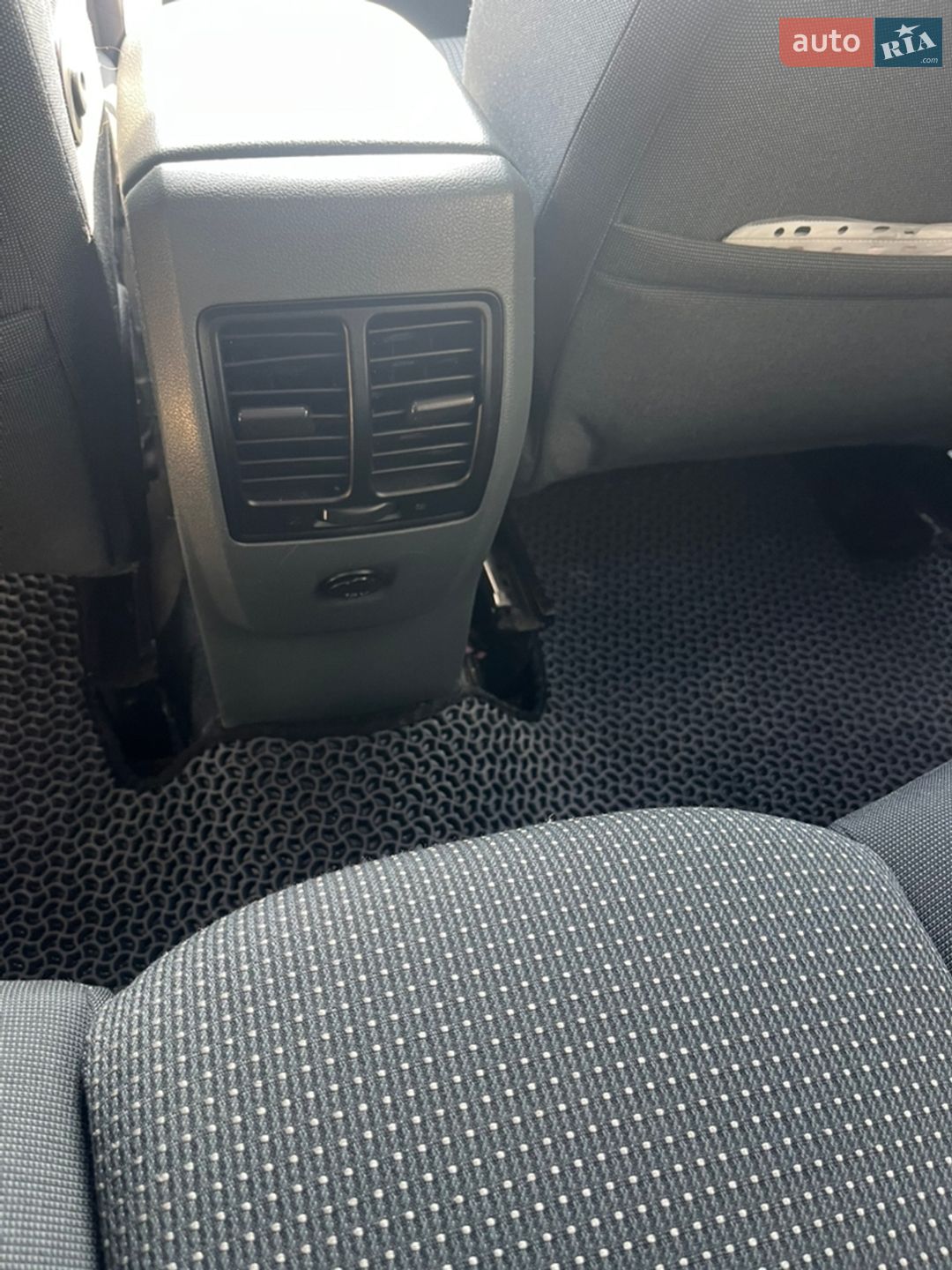 Ford C-Max 2012 VIN WF0JXXWPBJCE26148 фото оголошення 6 з 27