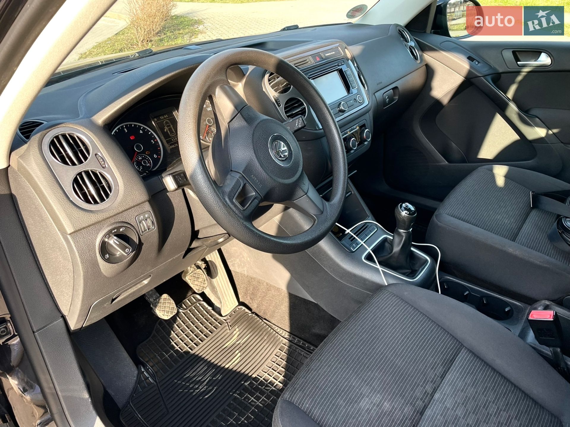 Volkswagen Tiguan 2014 VIN WVGZZZ5NZFW530753 фото оголошення 14 з 21