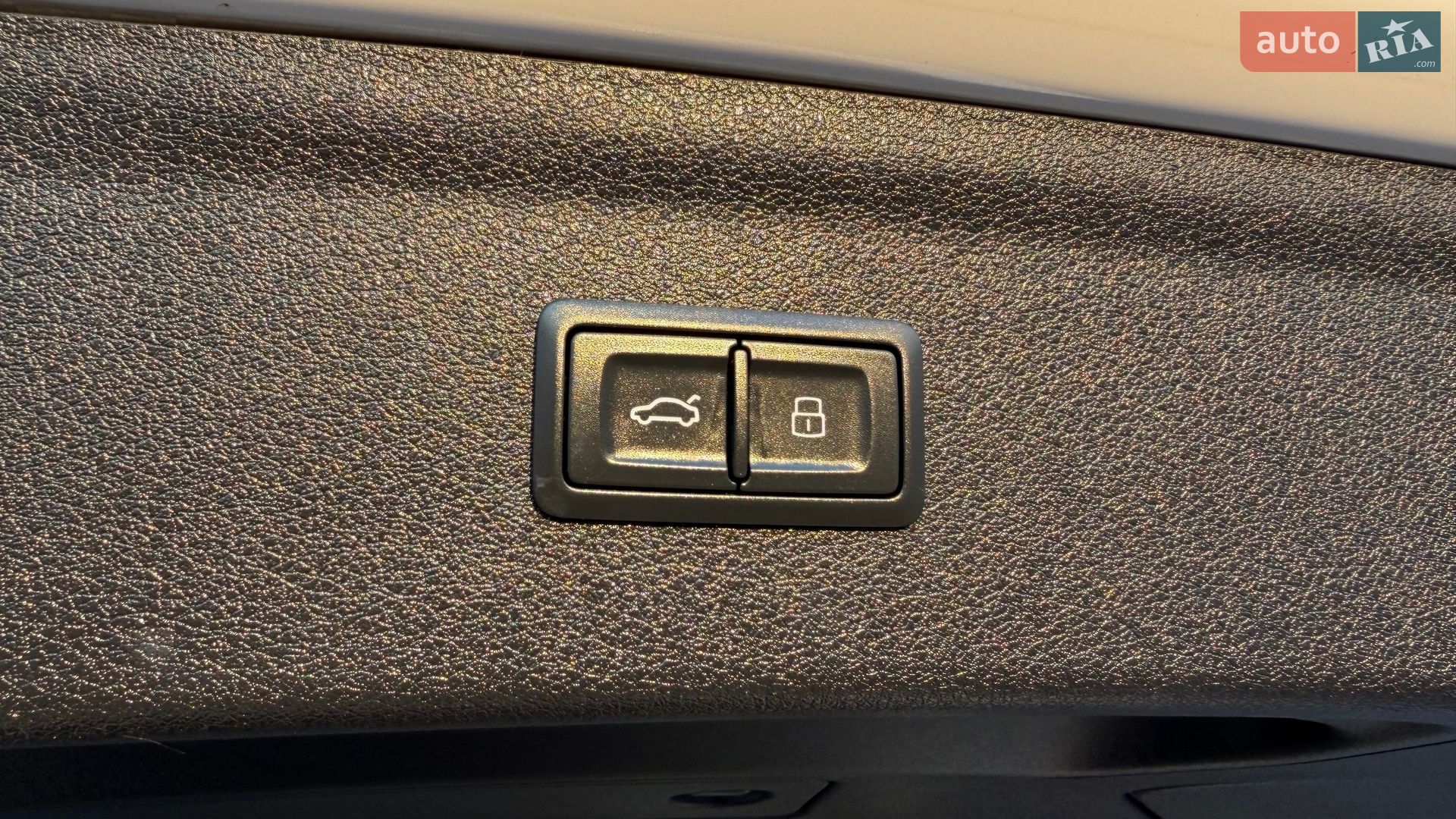 Audi Q3 2018 VIN WA1BCCFS1JR031565 фото оголошення 19 з 26