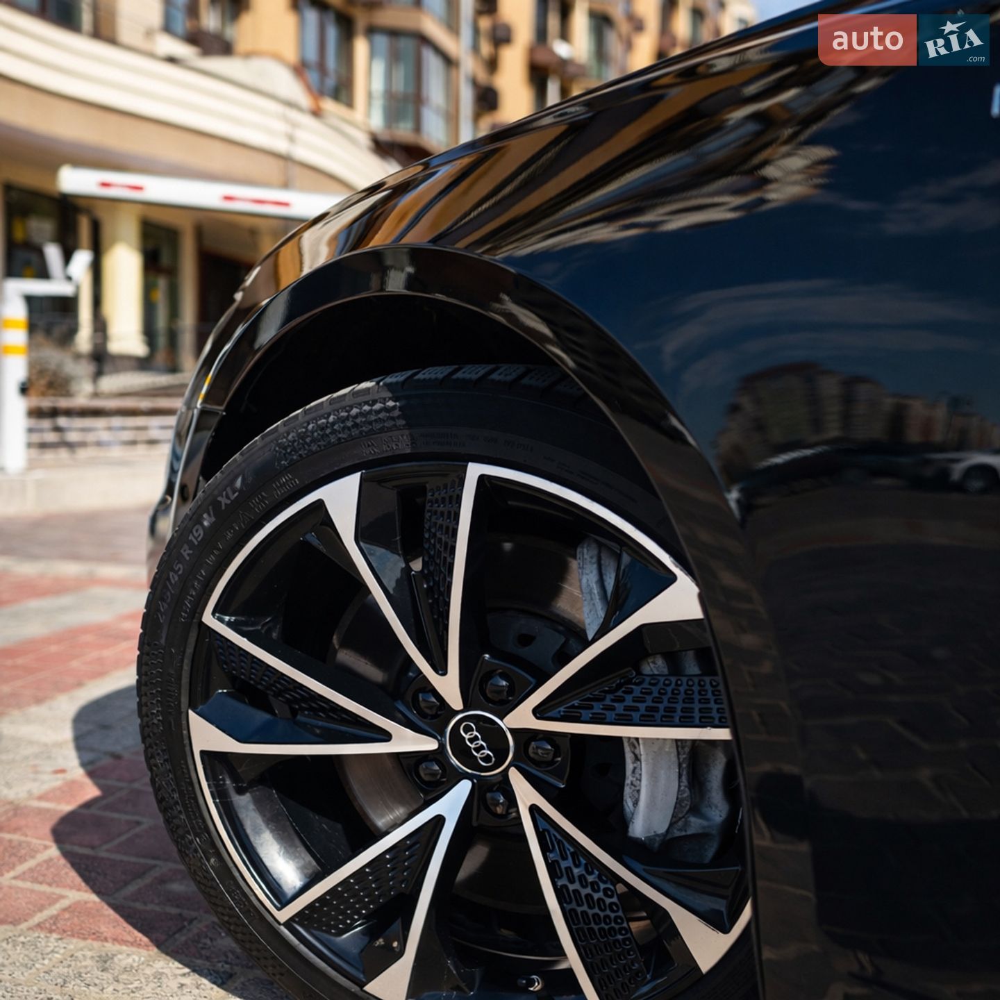 Audi A6 2018 VIN WAUL2AF28KN028170 фото оголошення 4 з 21