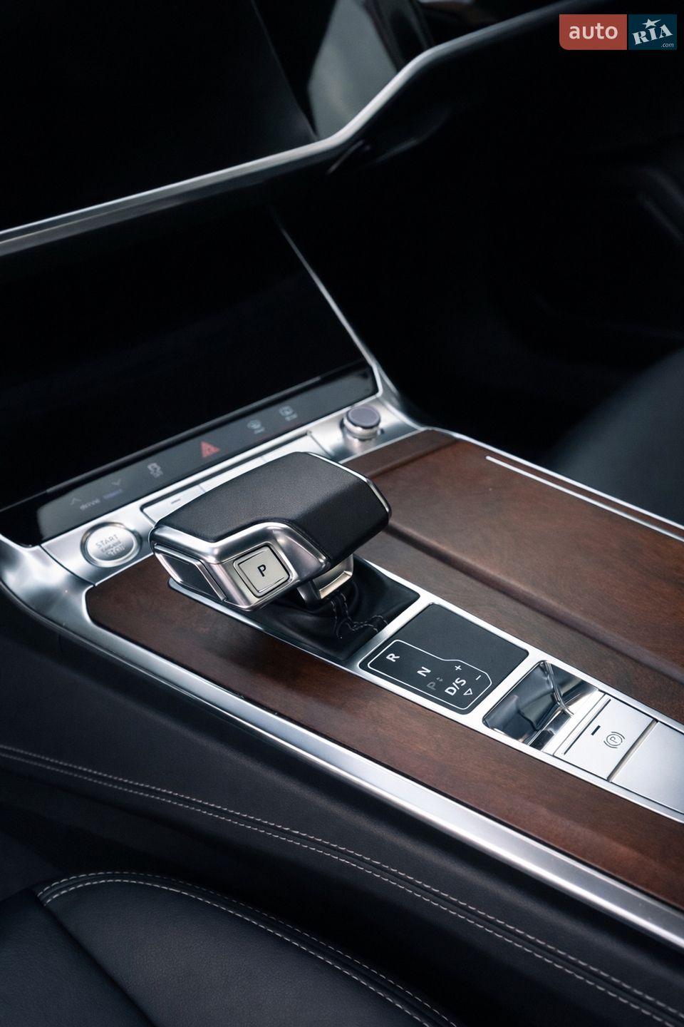 Audi A6 2018 VIN WAUL2AF28KN028170 фото оголошення 11 з 21