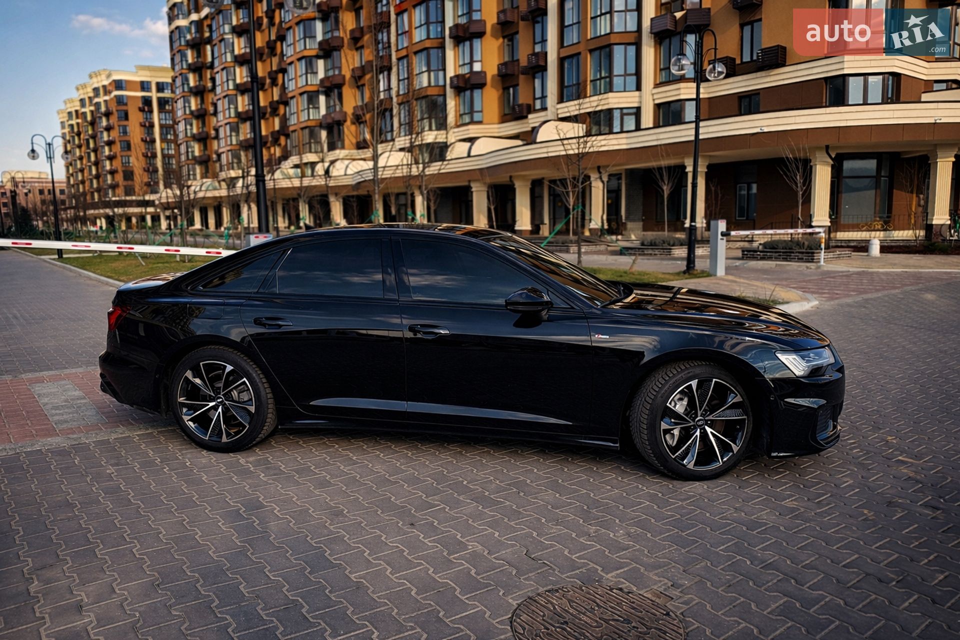 Audi A6 2018 VIN WAUL2AF28KN028170 фото оголошення 14 з 21
