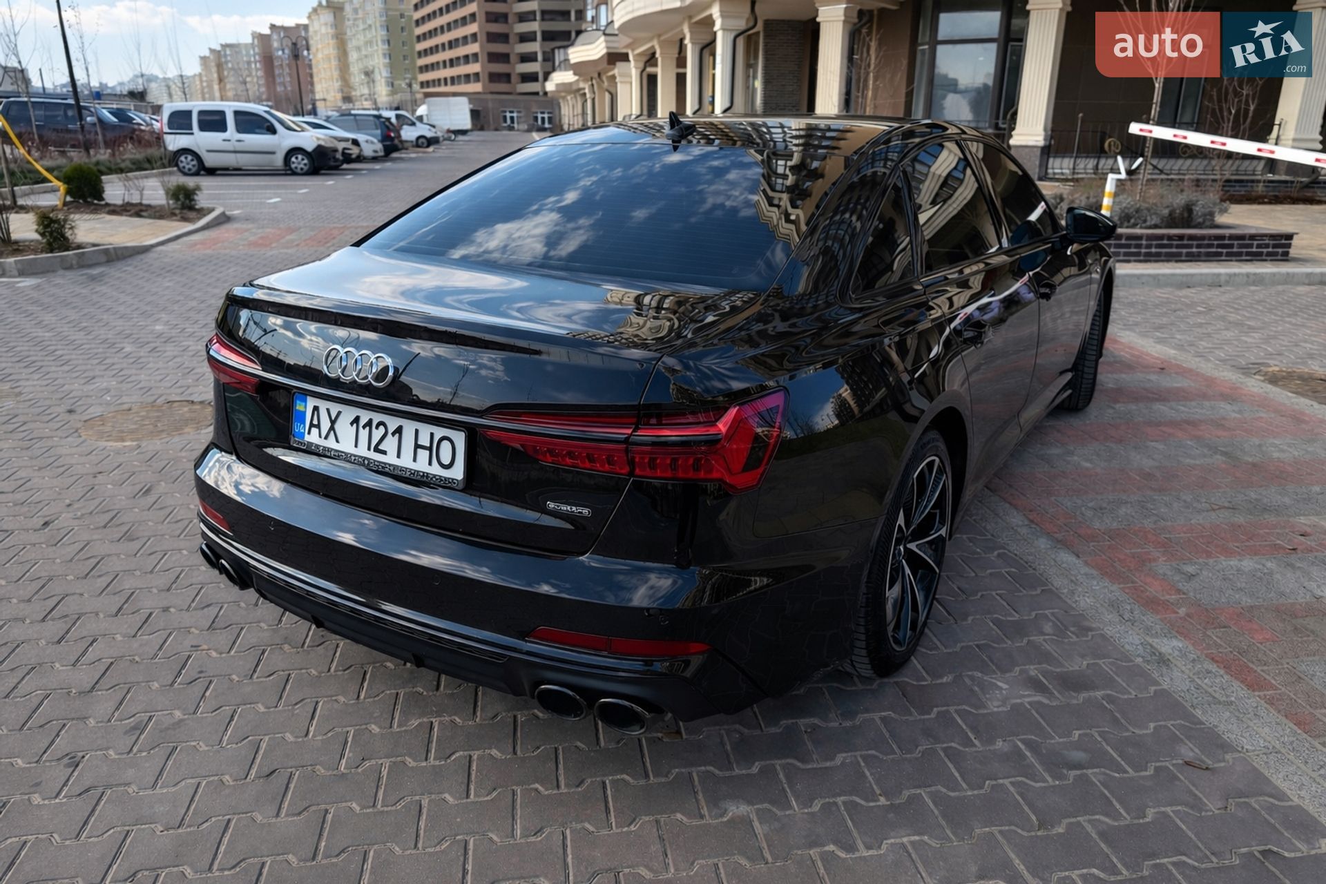 Audi A6 2018 VIN WAUL2AF28KN028170 фото оголошення 15 з 21
