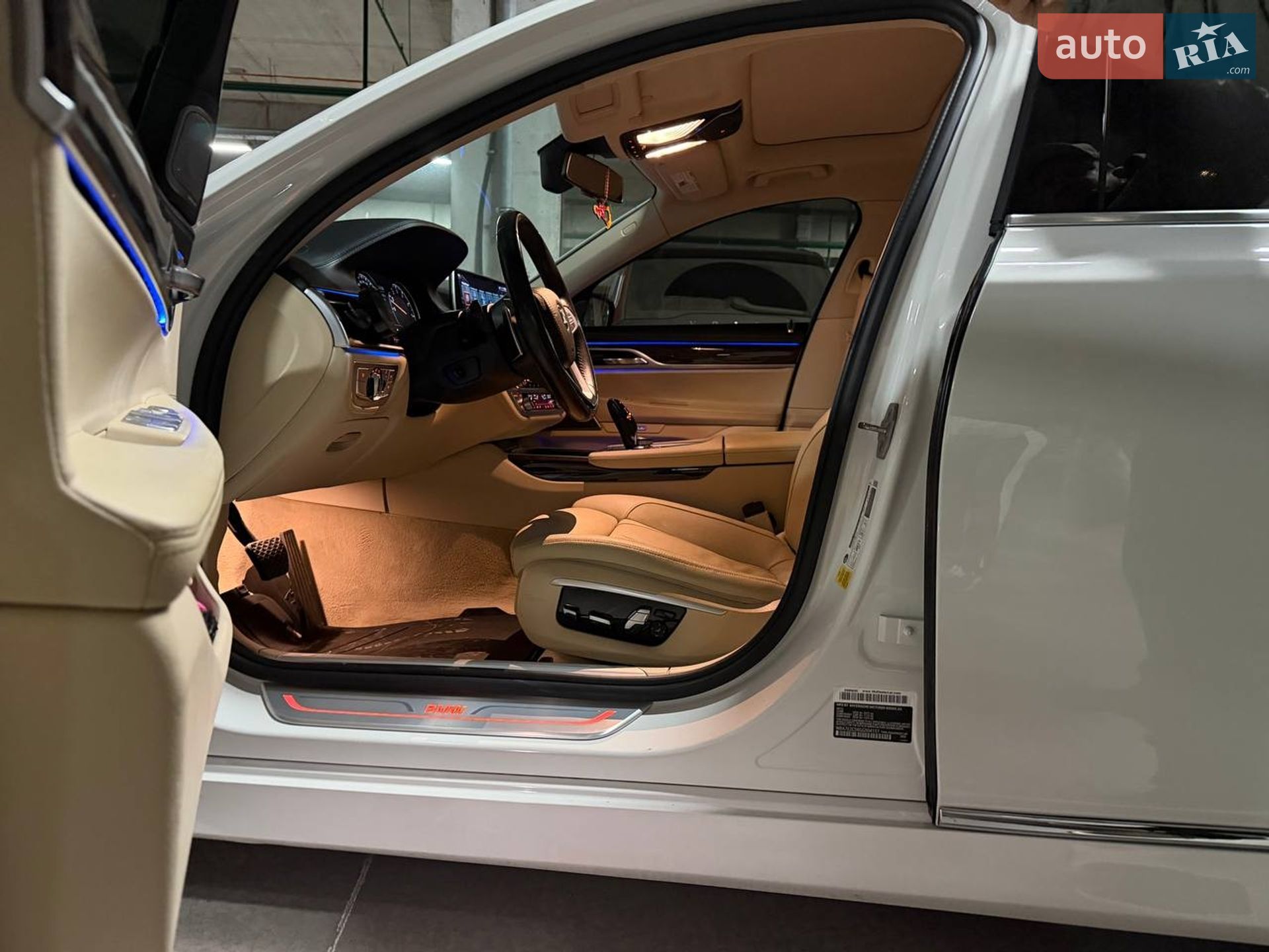 BMW 7 Series 2015 VIN WBA7E2C56GG504151 фото оголошення 17 з 25