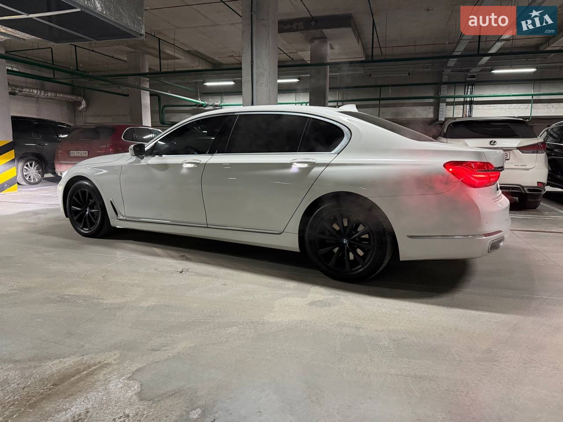 BMW 7 Series 2015 VIN WBA7E2C56GG504151 фото оголошення 3 з 25