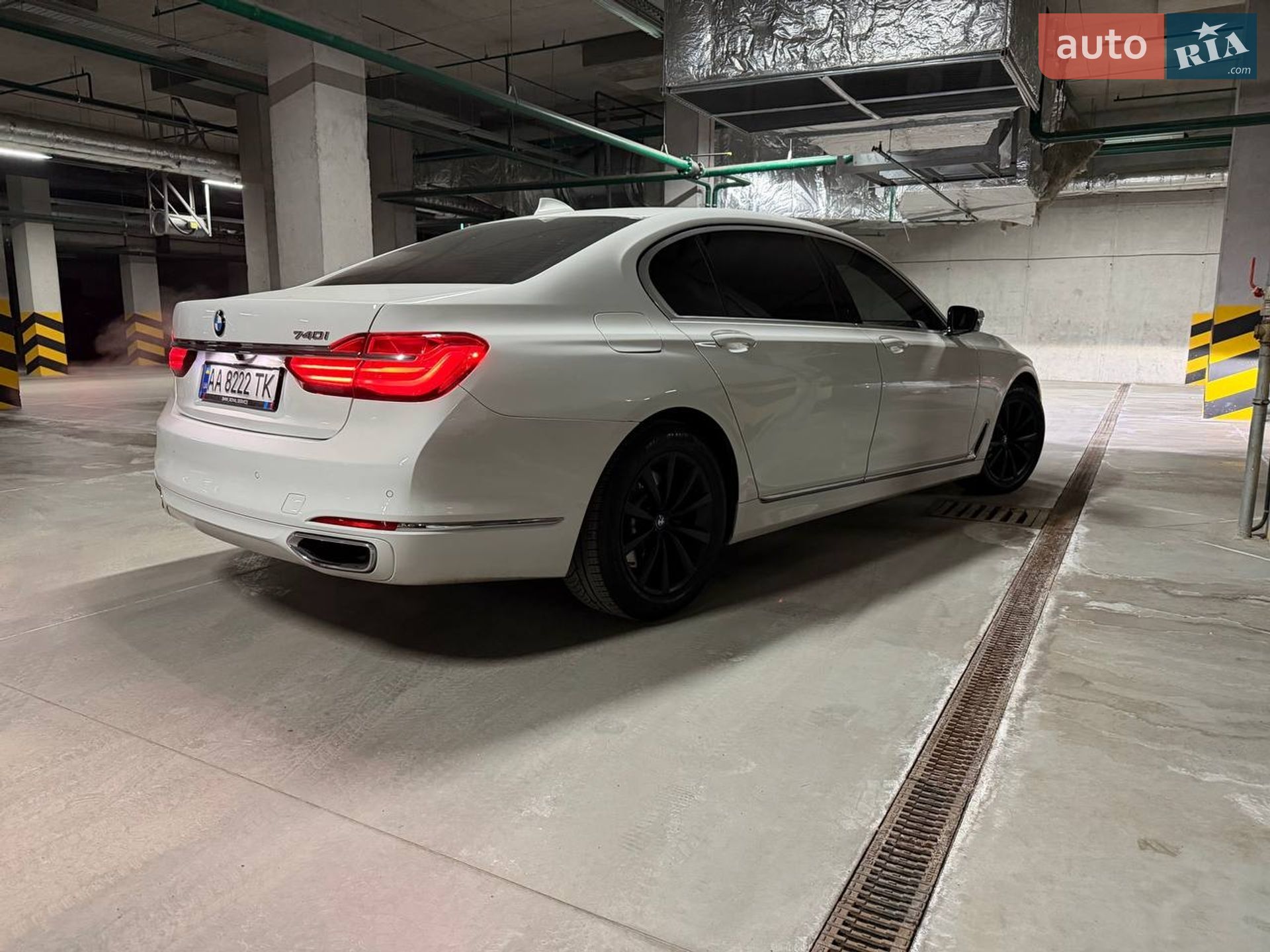BMW 7 Series 2015 VIN WBA7E2C56GG504151 фото оголошення 10 з 25