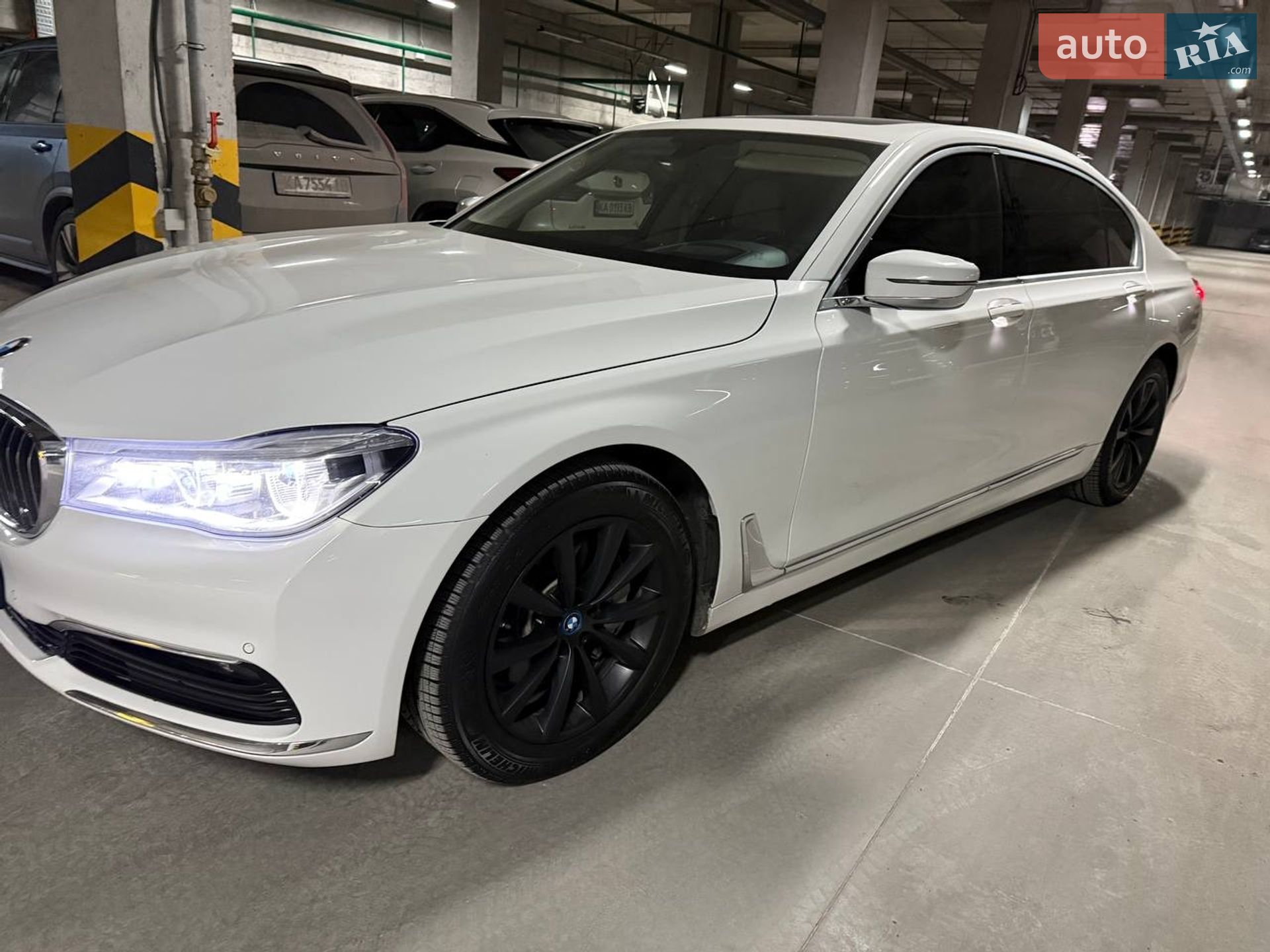 BMW 7 Series 2015 VIN WBA7E2C56GG504151 фото оголошення 4 з 25