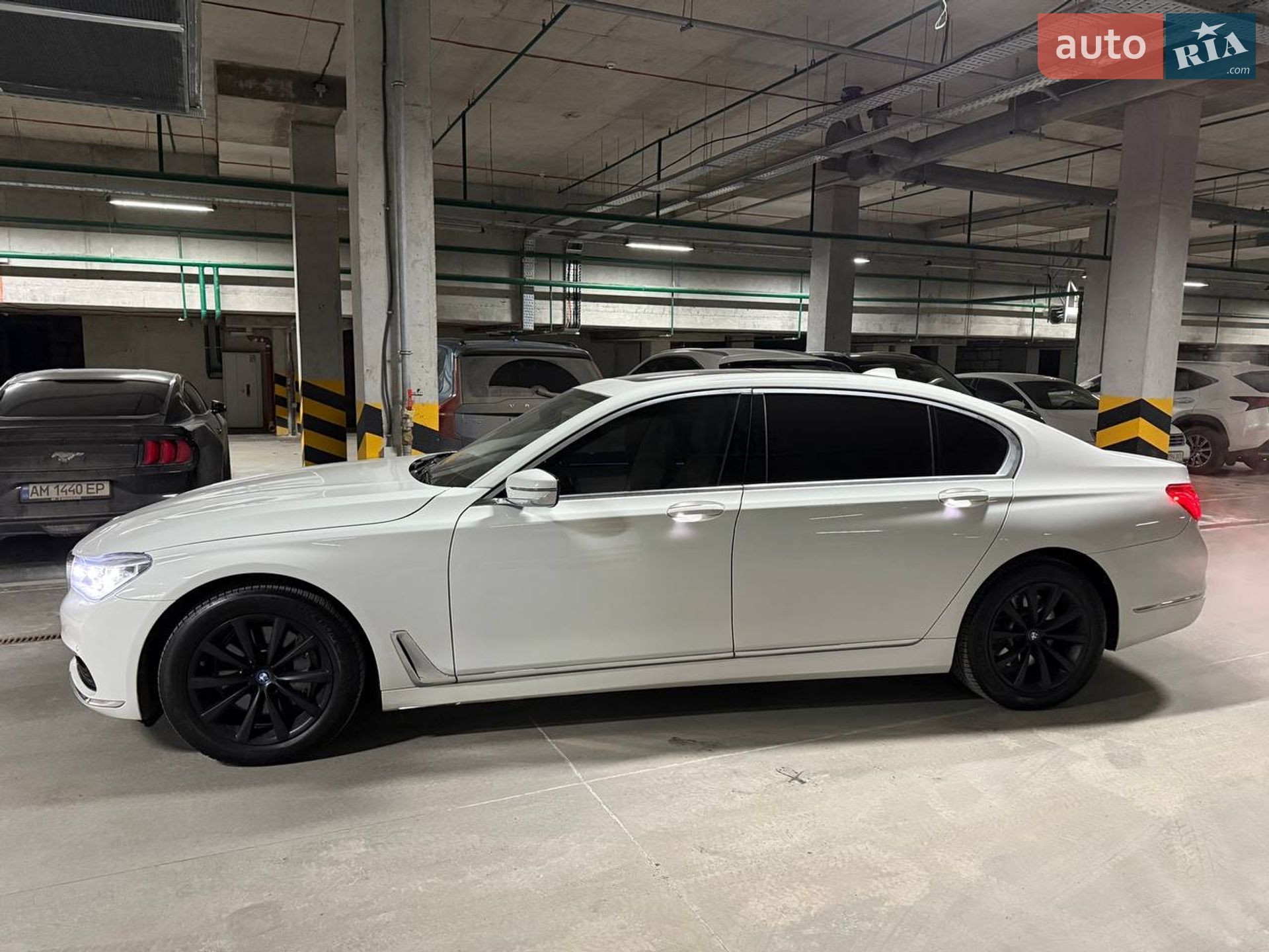 BMW 7 Series 2015 VIN WBA7E2C56GG504151 фото оголошення 8 з 25