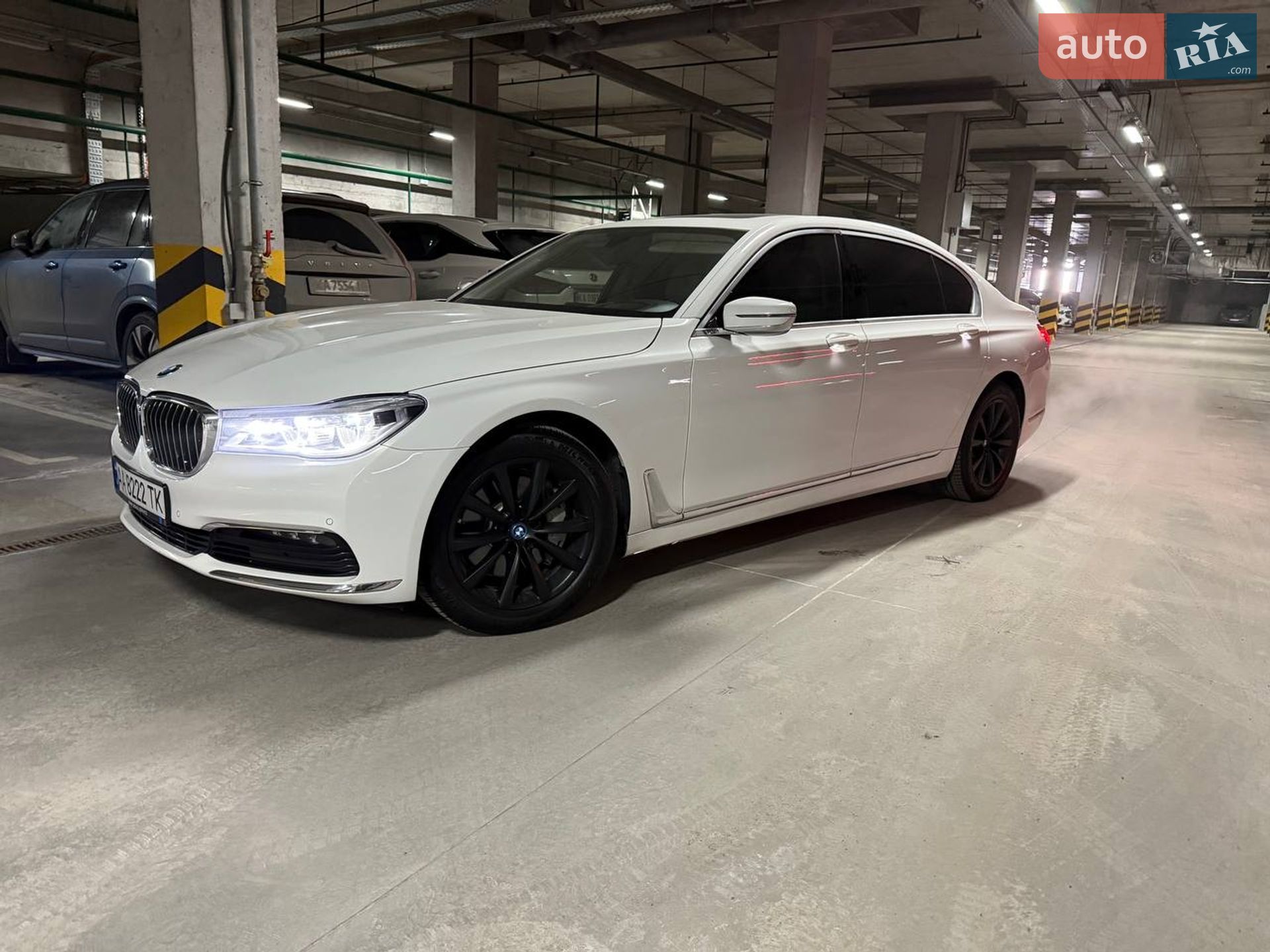 BMW 7 Series 2015 VIN WBA7E2C56GG504151 фото оголошення 2 з 25