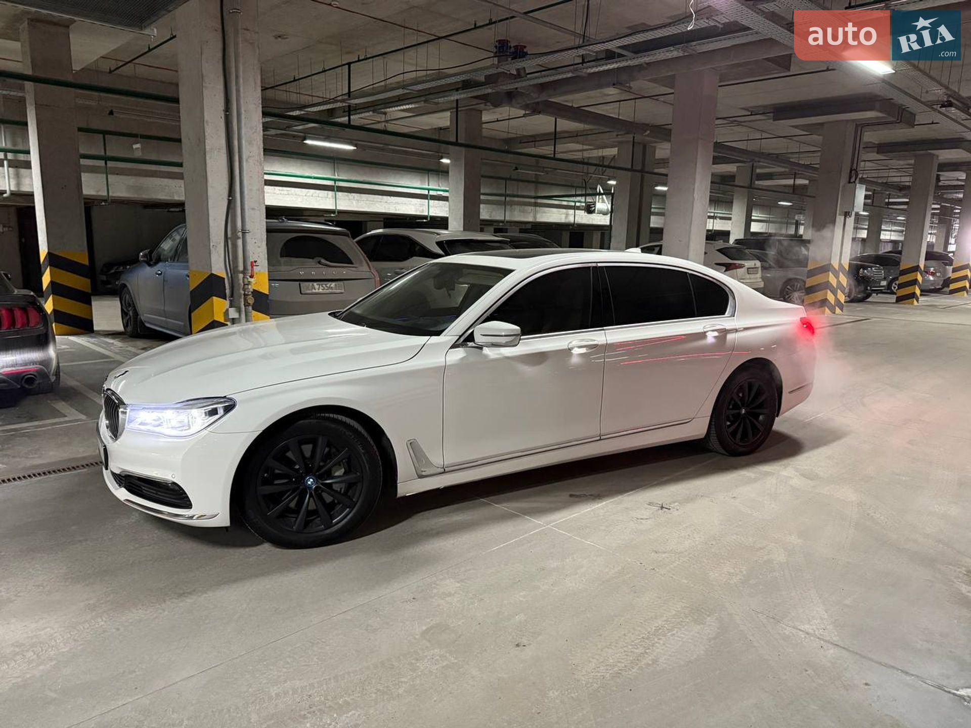 BMW 7 Series 2015 VIN WBA7E2C56GG504151 фото оголошення 9 з 25