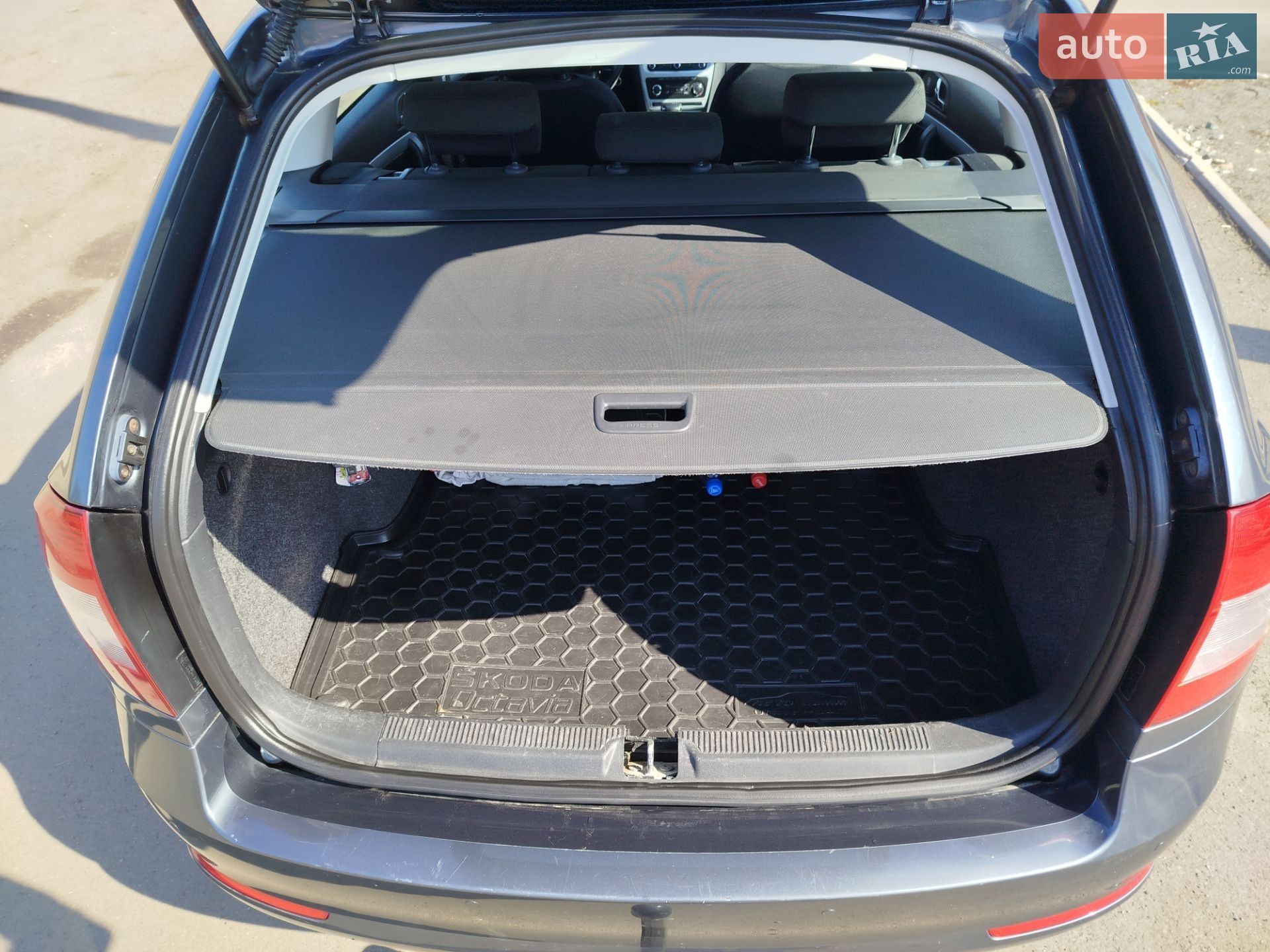 Skoda Octavia 2010 VIN TMBHM61Z8B8015731 фото оголошення 15 з 16