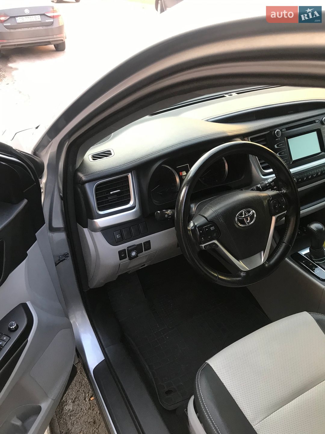 Toyota Highlander 2017 VIN 5TDZARFH7HS029171 фото оголошення 5 з 9