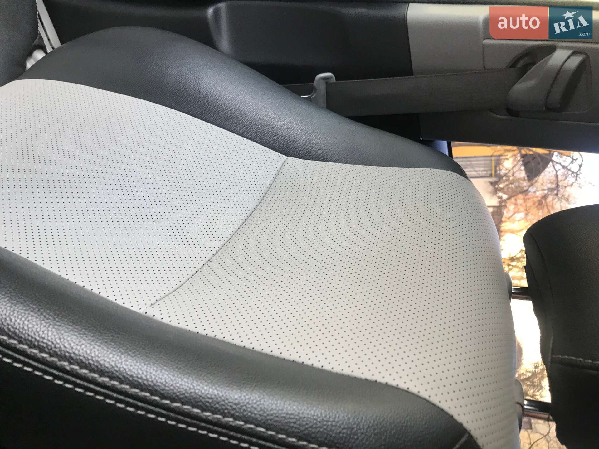Toyota Highlander 2017 VIN 5TDZARFH7HS029171 фото оголошення 6 з 9