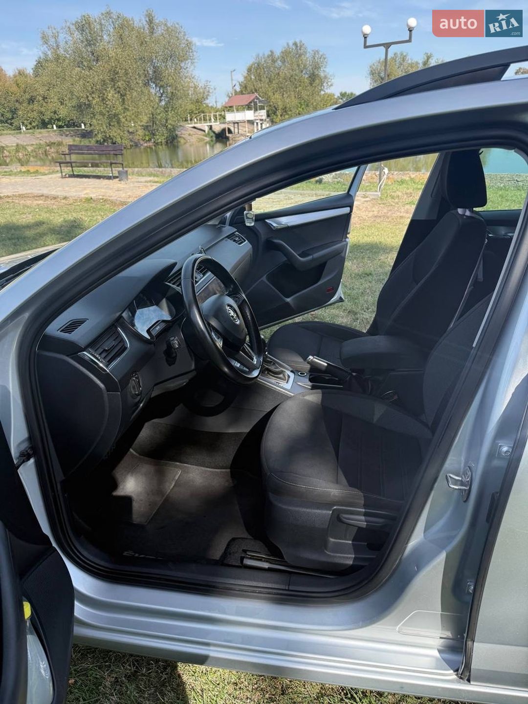 Skoda Octavia 2017 VIN TMBJG7NE3J0164129 фото оголошення 5 з 10